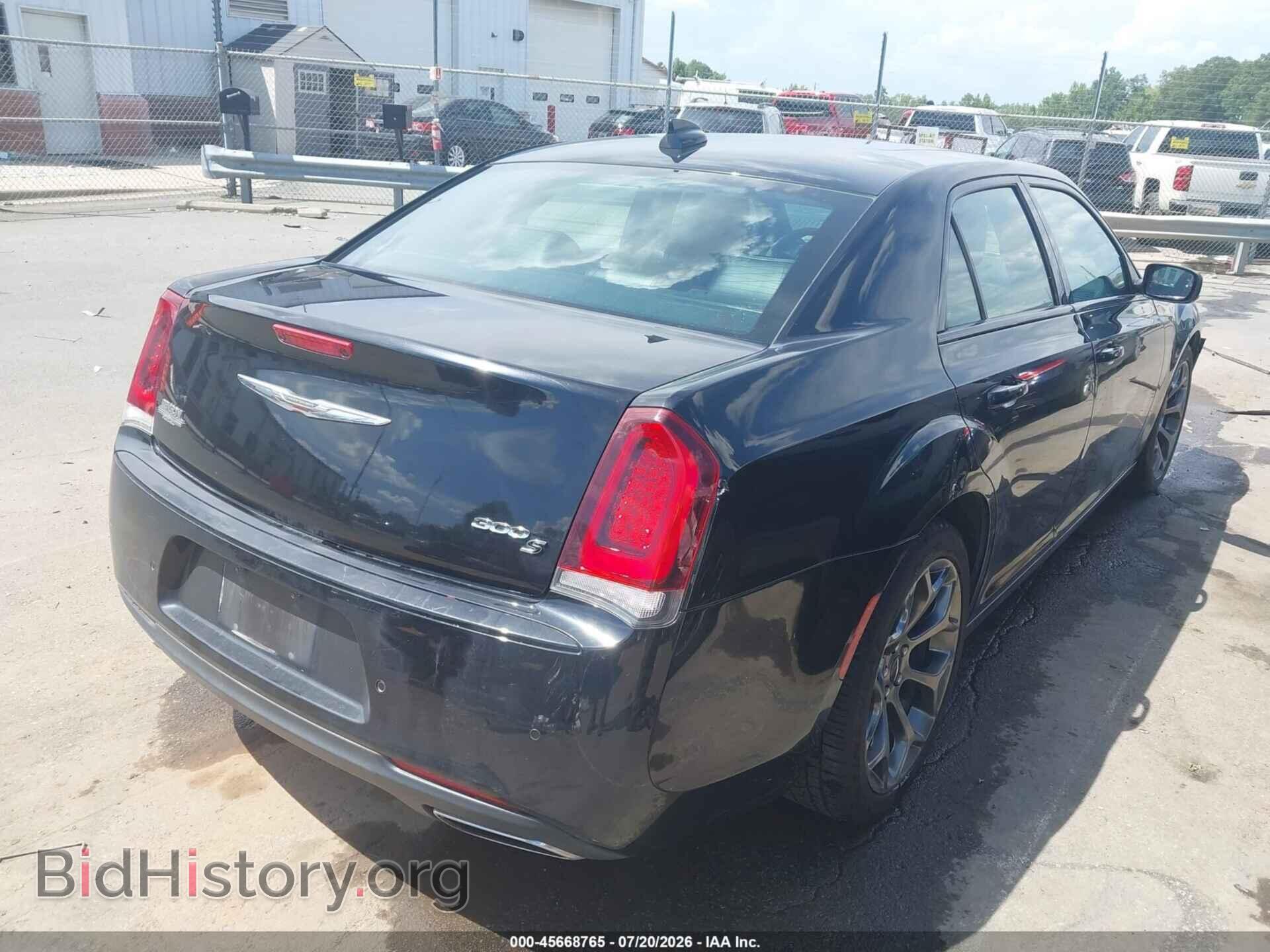 2018 CHRYSLER 300 - VIN: 2C3CCABG7JH249613 - Фото 4