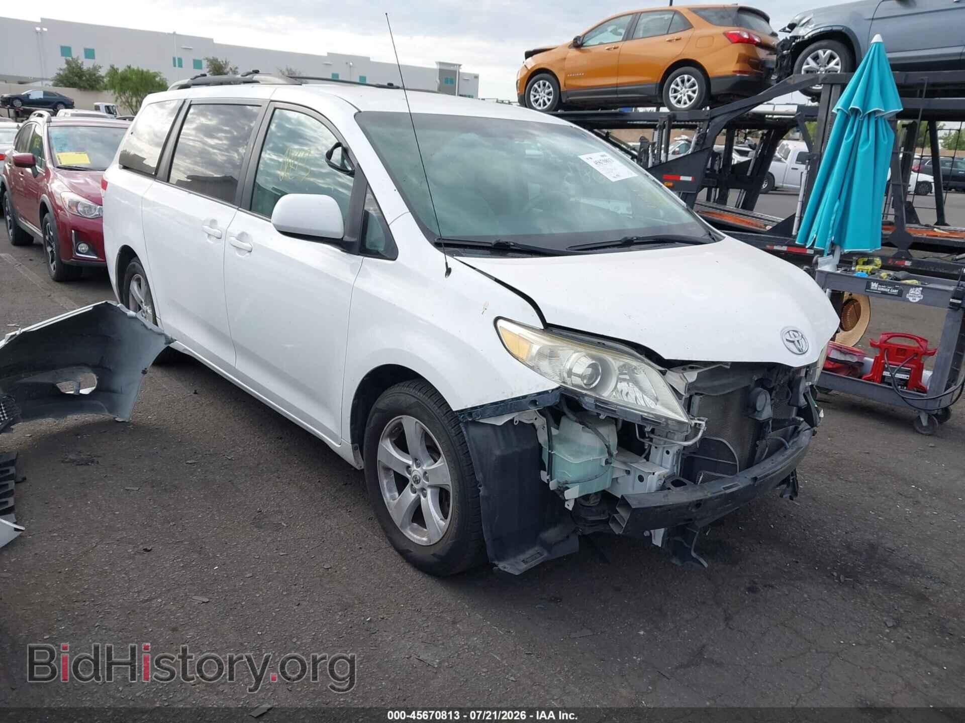 Фотография 5TDKK3DC9CS240884 - TOYOTA SIENNA 2012