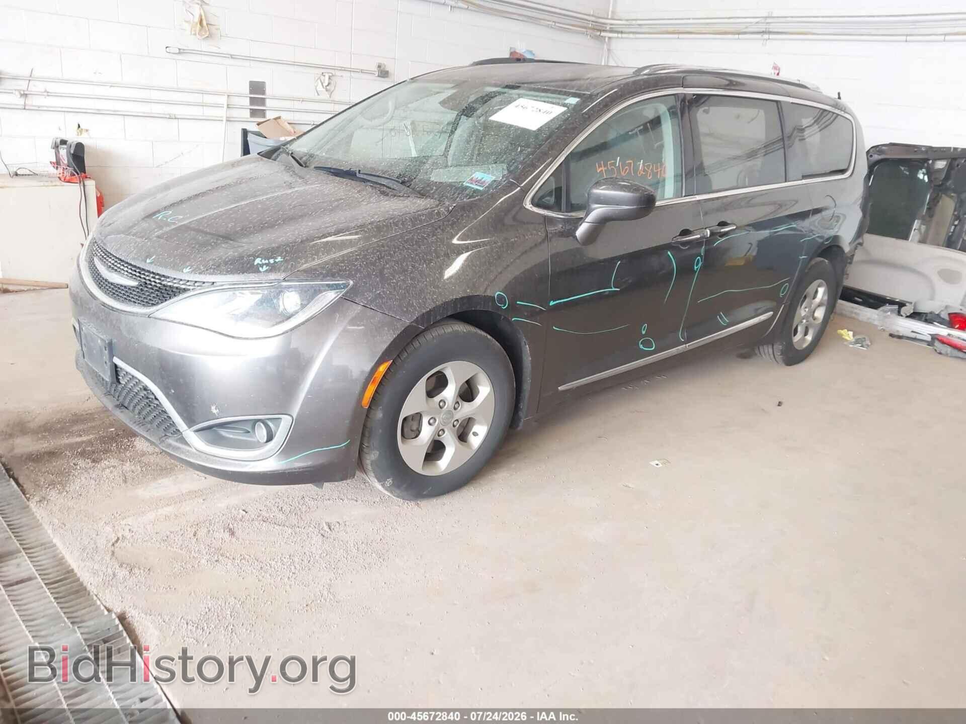2017 CHRYSLER PACIFICA - VIN: 2C4RC1EG2HR811004 - Photo 2