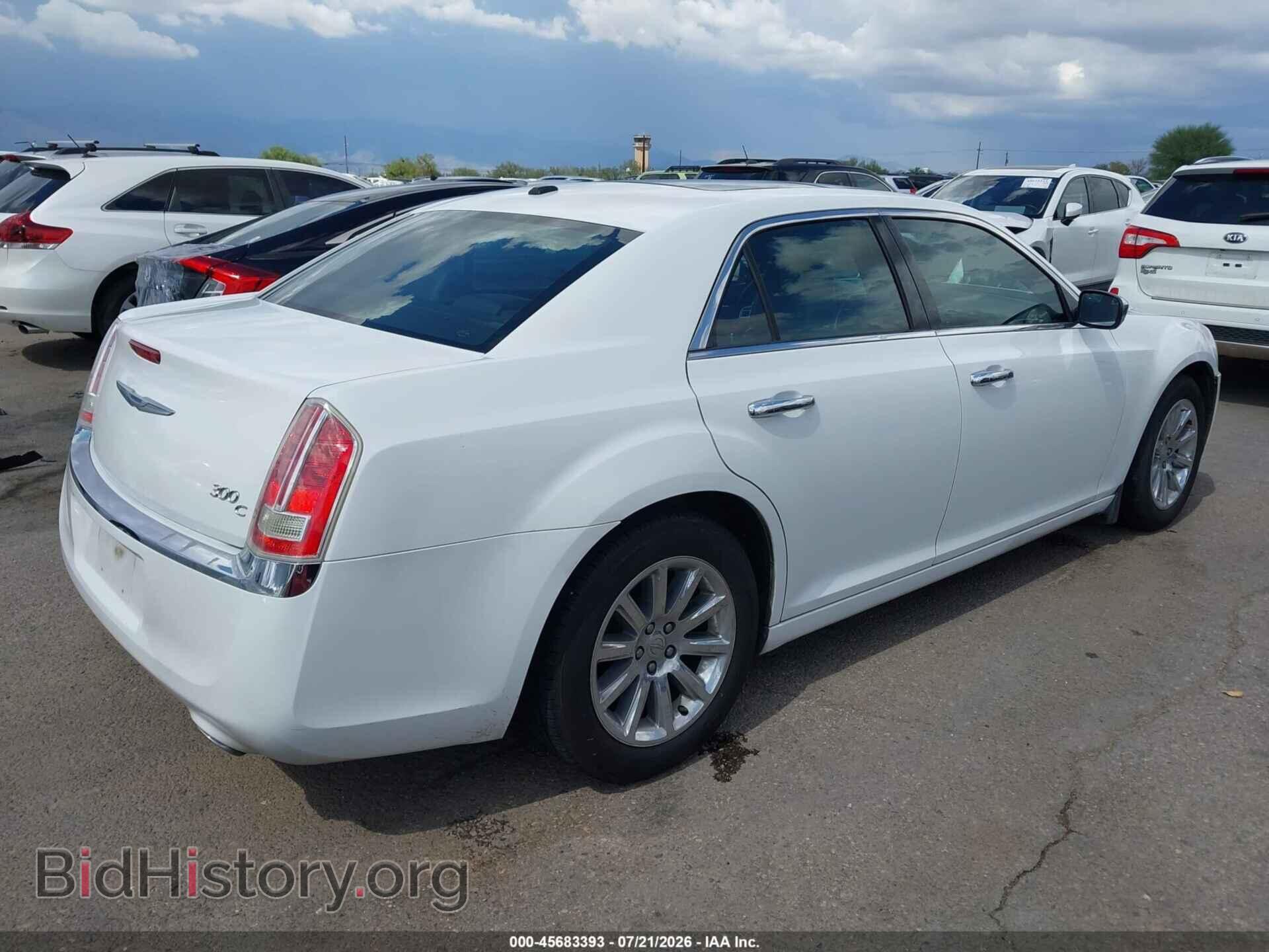 2011 CHRYSLER 300C - VIN: 2C3CA6CT9BH538475 - Фото 4