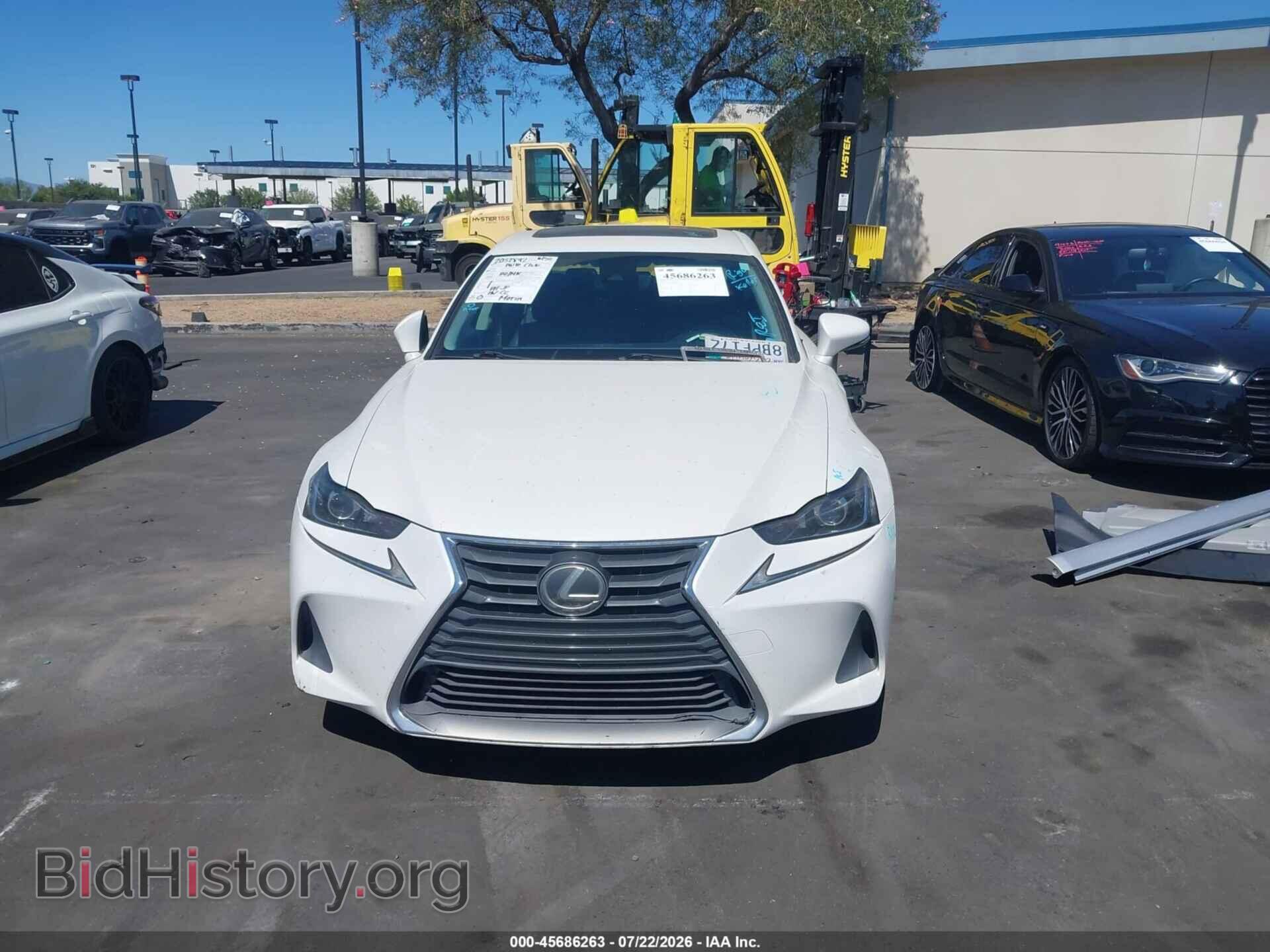 2018 LEXUS IS 300 - VIN: JTHBA1D29J5063849 - Photo 12