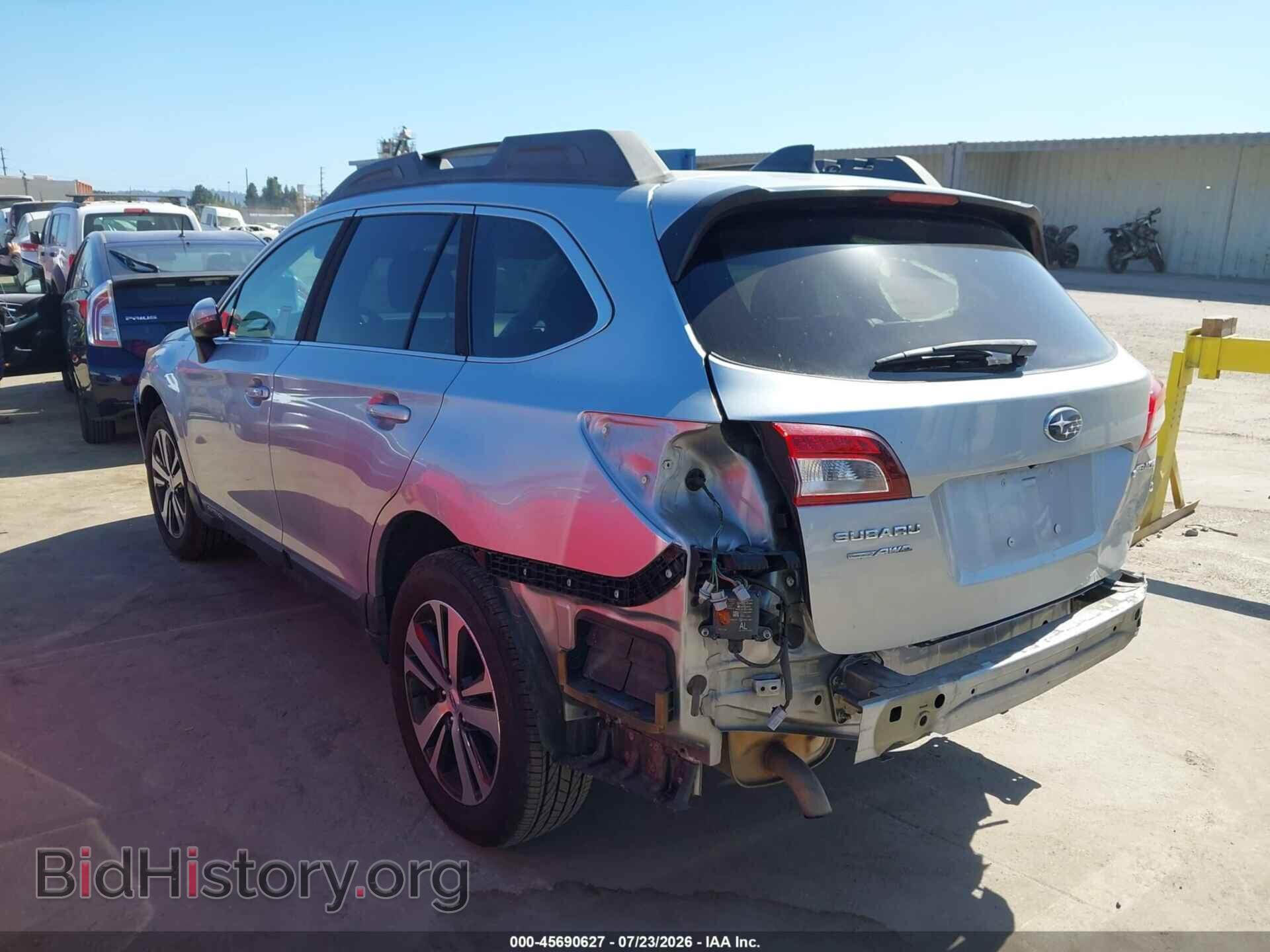 2018 SUBARU OUTBACK - VIN: 4S4BSANC0J3202232 - Фото 3