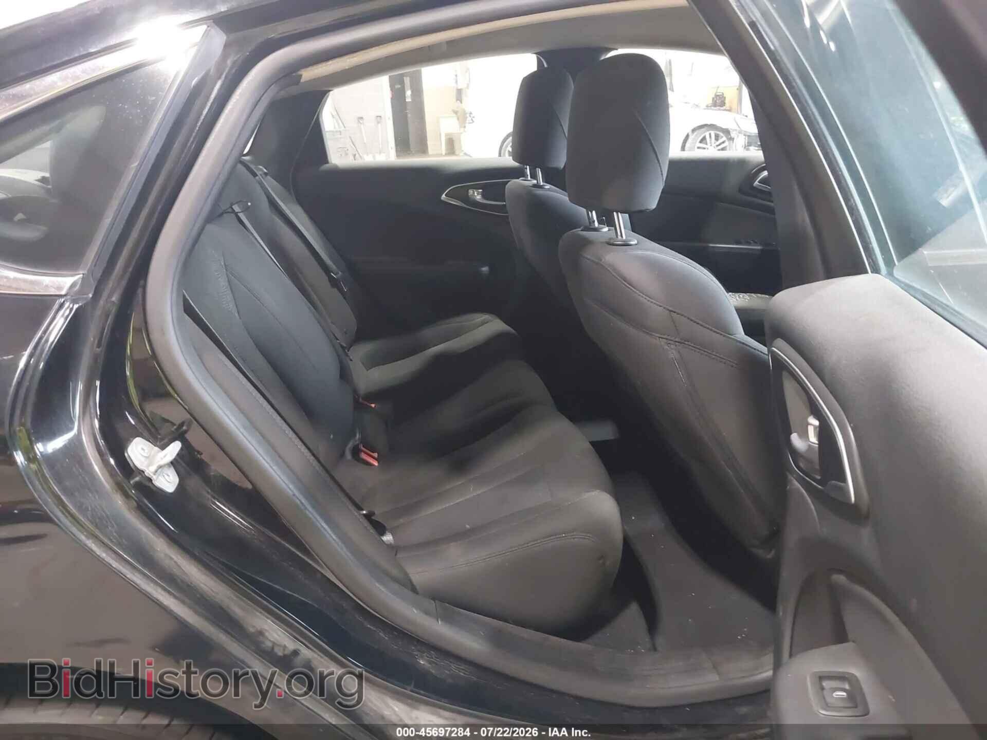 2015 CHRYSLER 200 - VIN: 1C3CCCAB3FN660829 - Фото 8