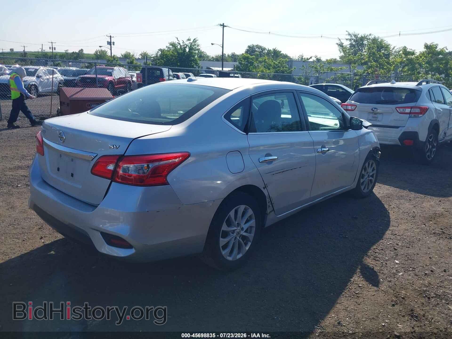 2019 NISSAN SENTRA - VIN: 3N1AB7AP3KL610390 - Фото 4