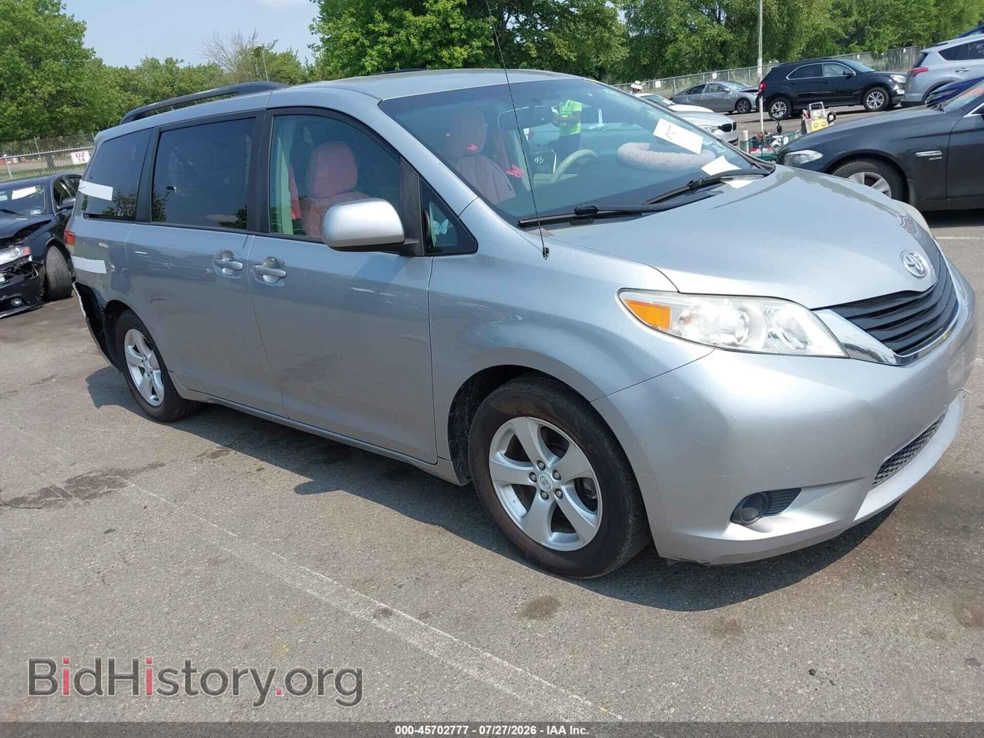 Фотография 5TDKK3DCXBS048842 - TOYOTA SIENNA 2011