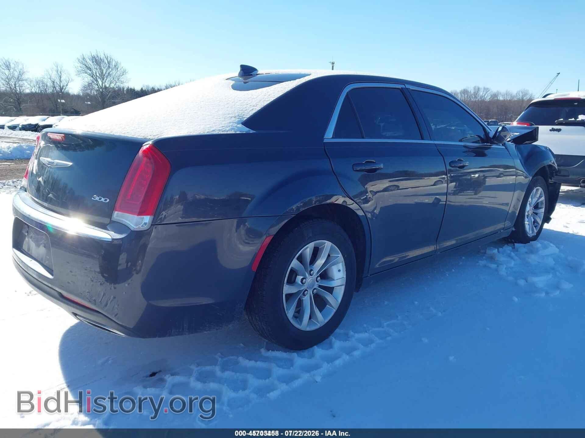 2019 CHRYSLER 300 - VIN: 2C3CCAAG4KH511607 - Photo 4