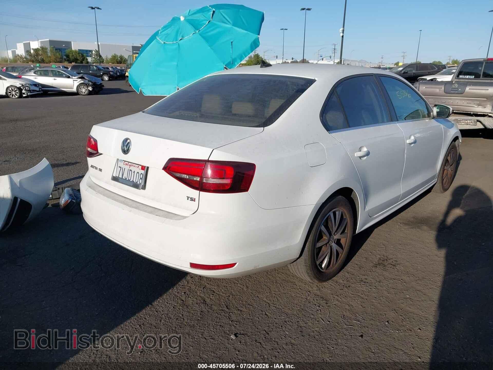 2017 VOLKSWAGEN JETTA - VIN: 3VWDB7AJ9HM235191 - Photo 4