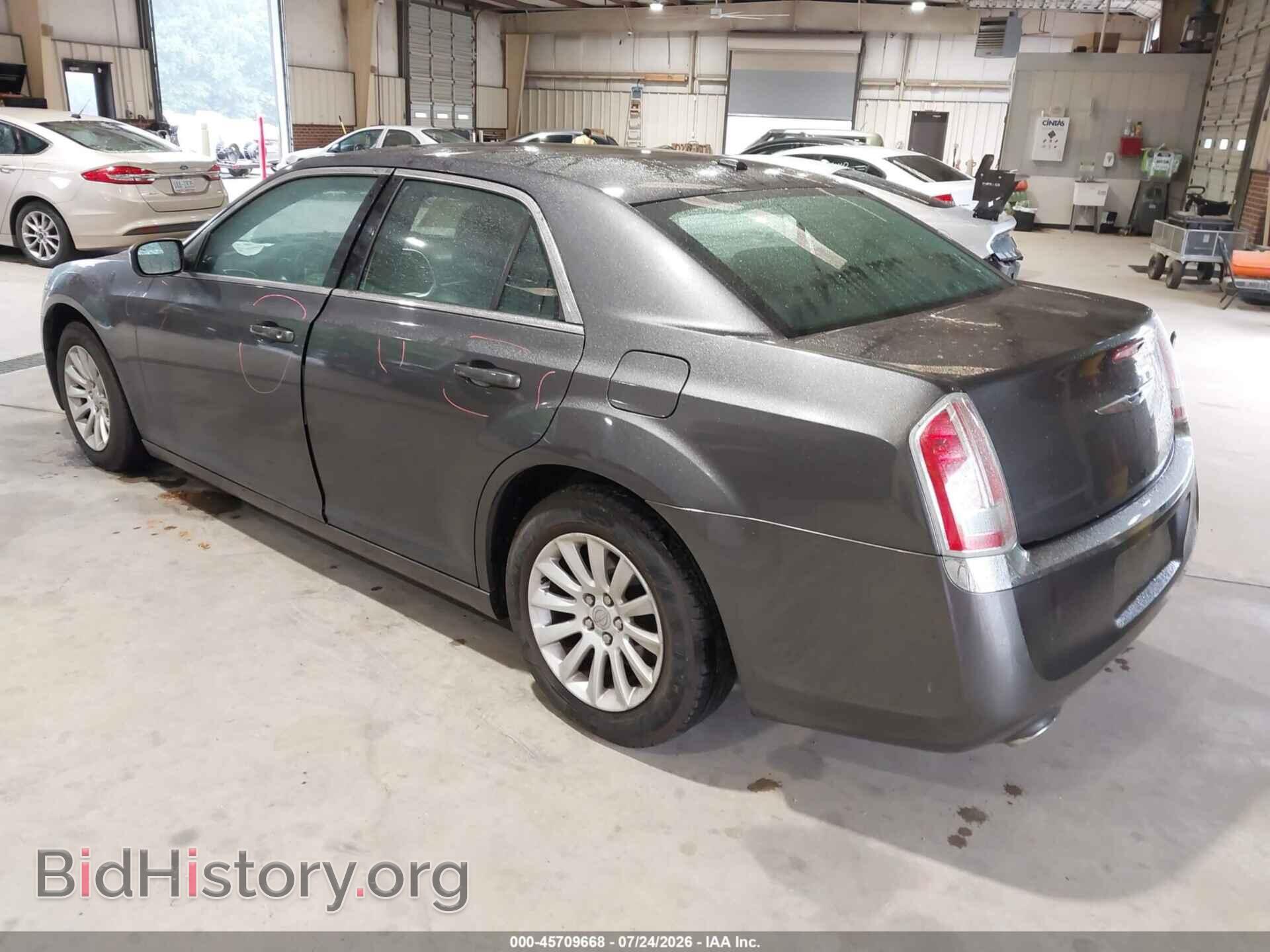 2013 CHRYSLER 300 - VIN: 2C3CCAAGXDH614033 - Фото 3