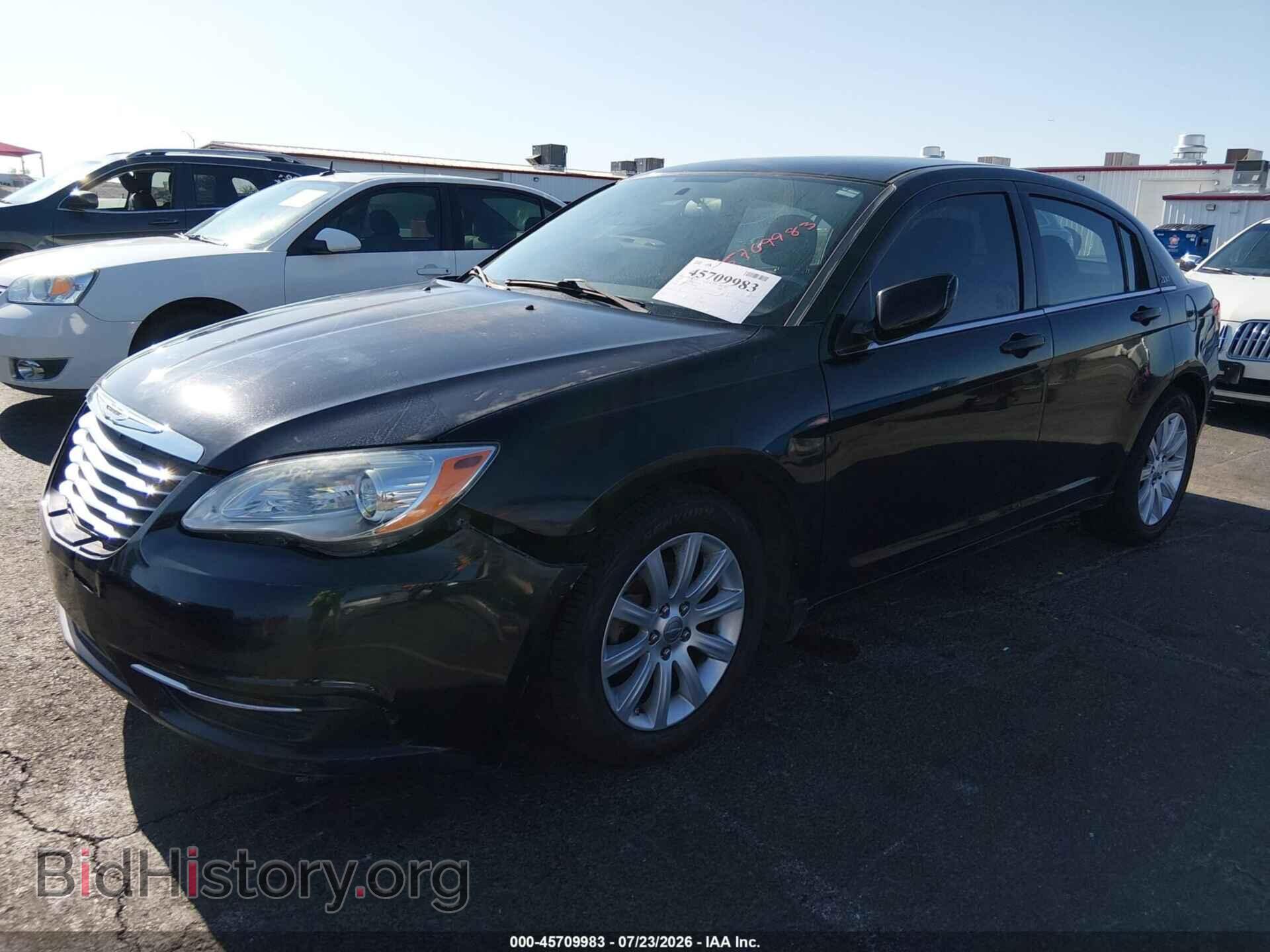 2011 CHRYSLER 200 - VIN: 1C3BC1FB8BN585807 - Фото 2