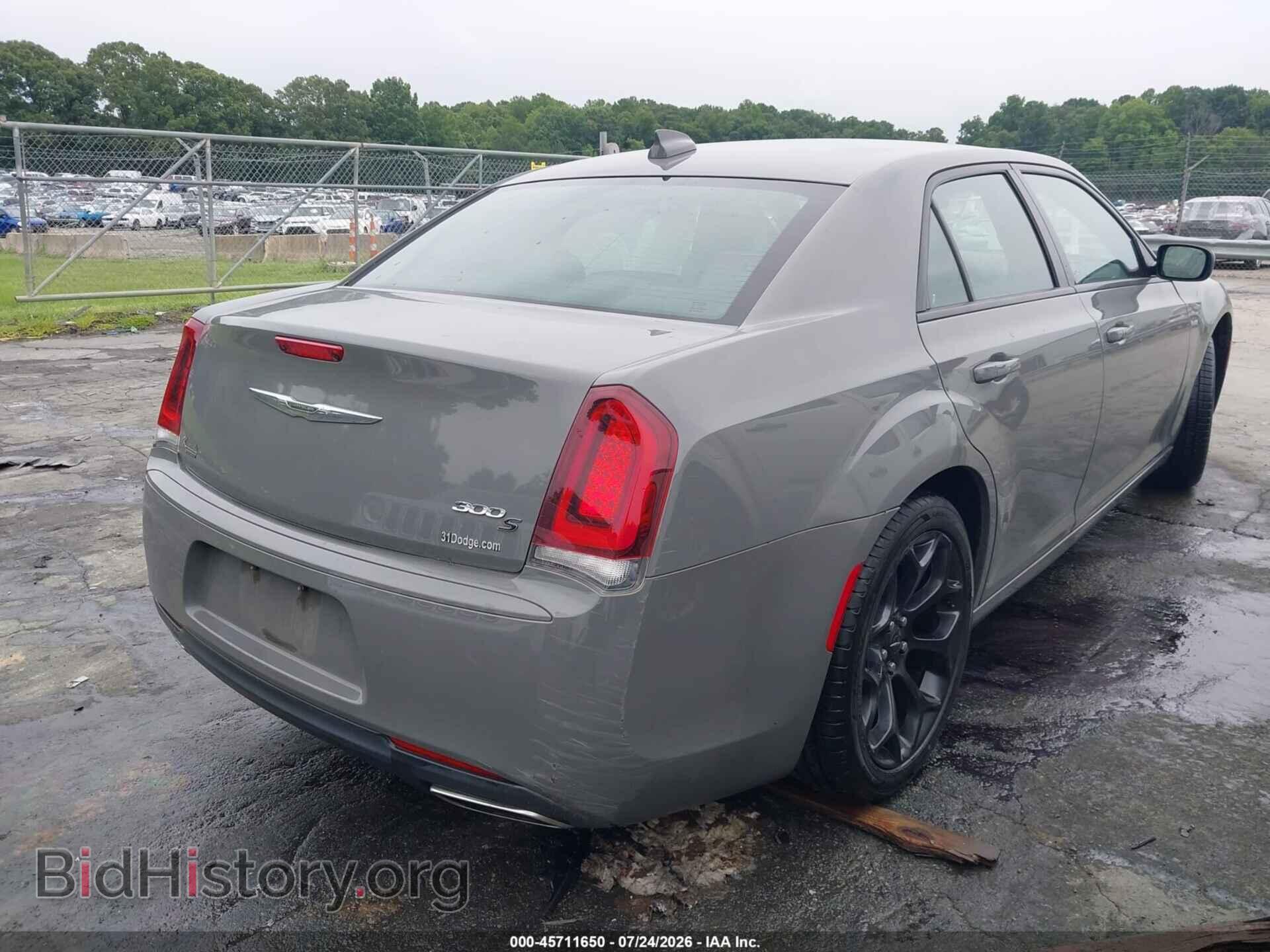 2019 CHRYSLER 300 - VIN: 2C3CCABG0KH648140 - Фото 4