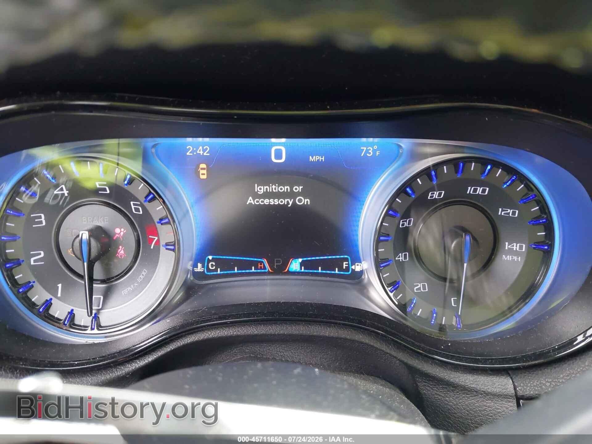 2019 CHRYSLER 300 - VIN: 2C3CCABG0KH648140 - Фото 7