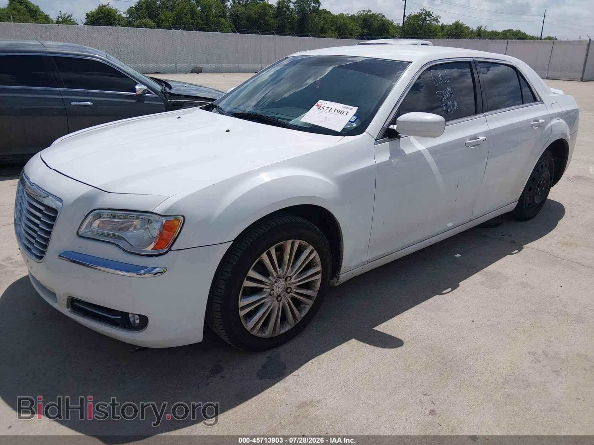 2013 CHRYSLER 300 - VIN: 2C3CCARG3DH528132 - Фото 2