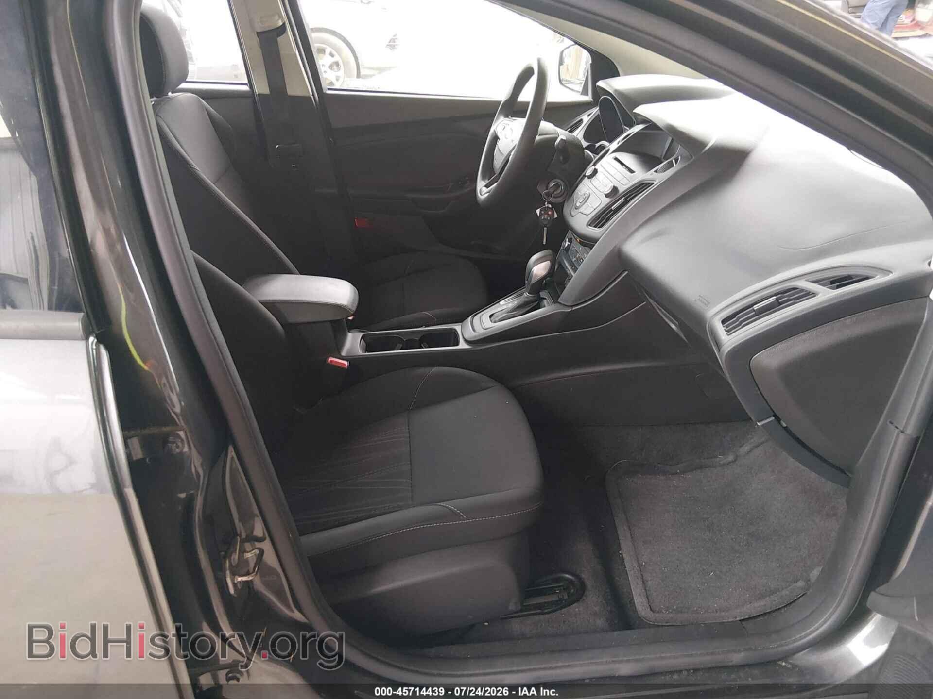 2017 FORD FOCUS - VIN: 1FADP3F22HL304793 - Photo 5