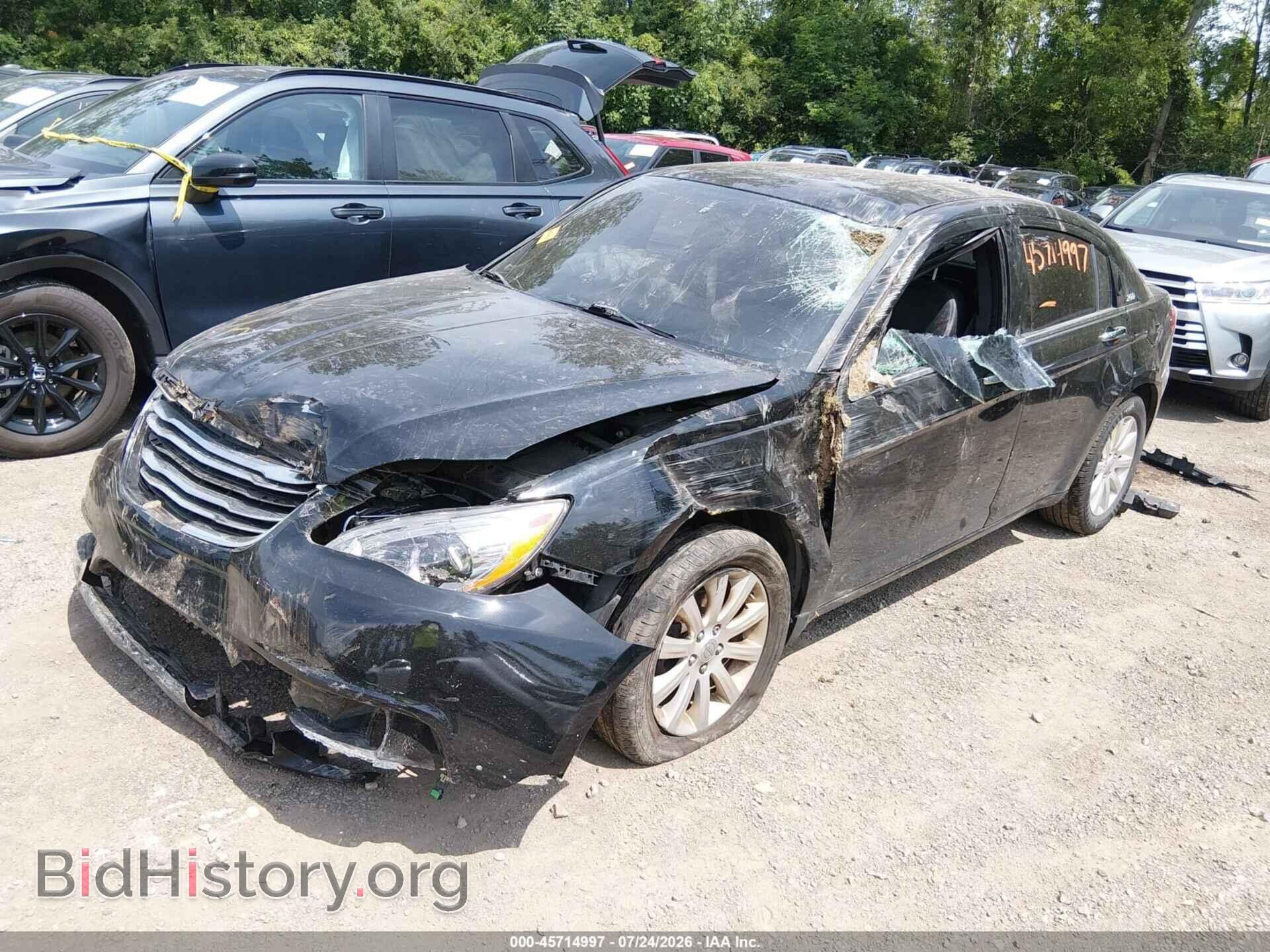 2013 CHRYSLER 200 - VIN: 1C3CCBCG0DN751900 - Photo 2
