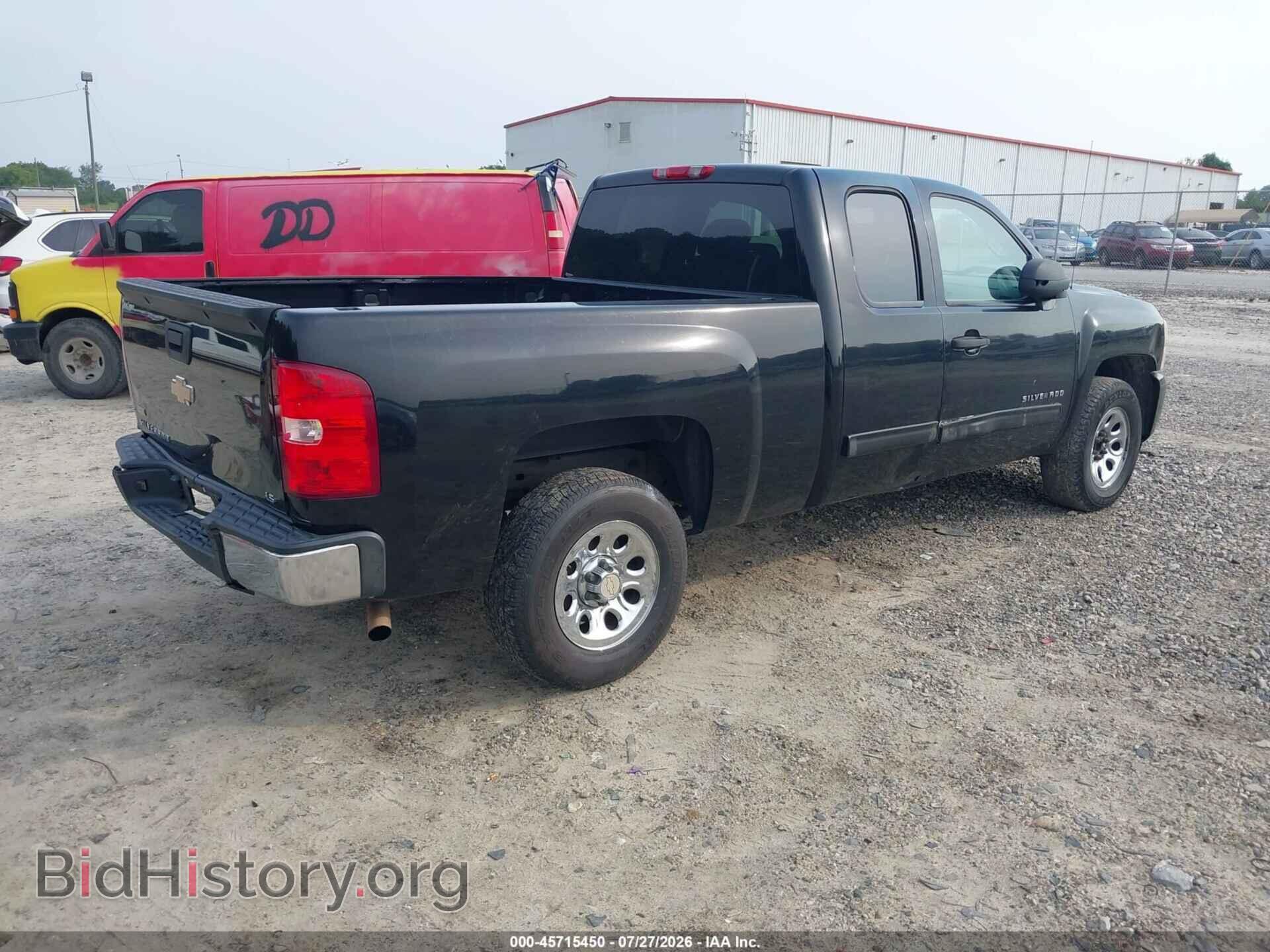 2011 CHEVROLET SILVERADO 1500 - VIN: 1GCRCREA1BZ444359 - Фото 4