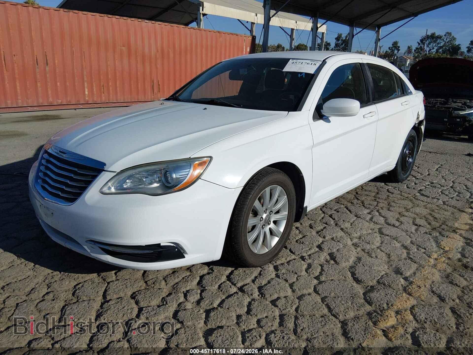 2013 CHRYSLER 200 - VIN: 1C3CCBBB7DN695864 - Photo 2