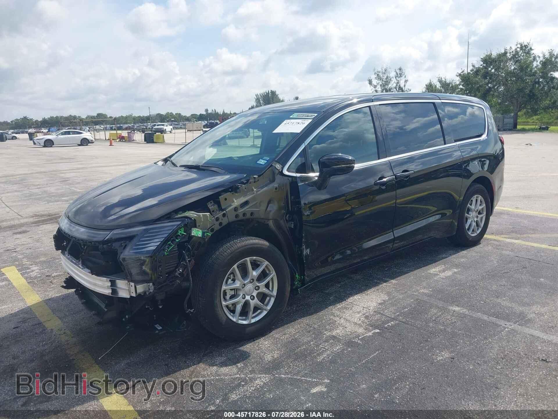 2027 CHRYSLER PACIFICA - VIN: 2C4RC1BG8VR559758 - Photo 2