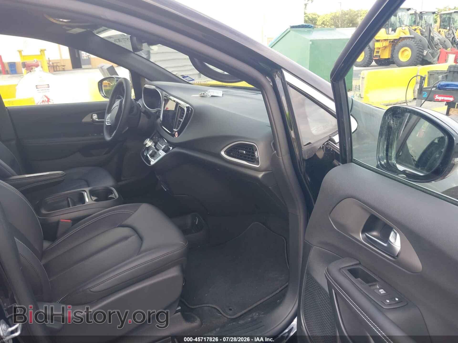 2027 CHRYSLER PACIFICA - VIN: 2C4RC1BG8VR559758 - Photo 5
