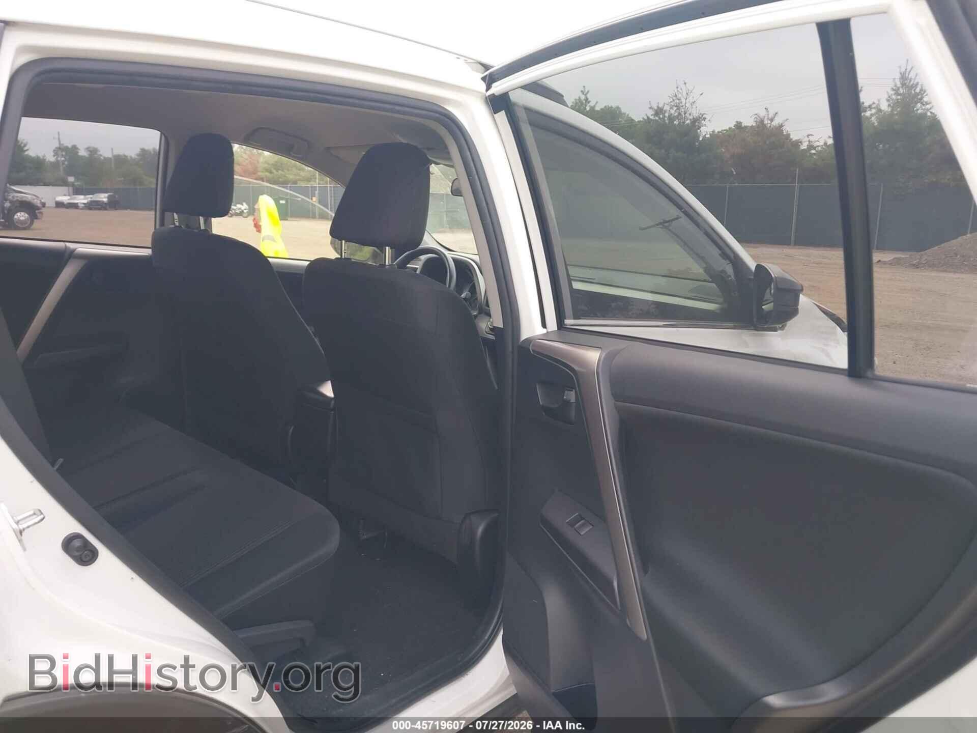 2018 TOYOTA RAV4 - VIN: JTMBFREV9JJ722501 - Фото 8