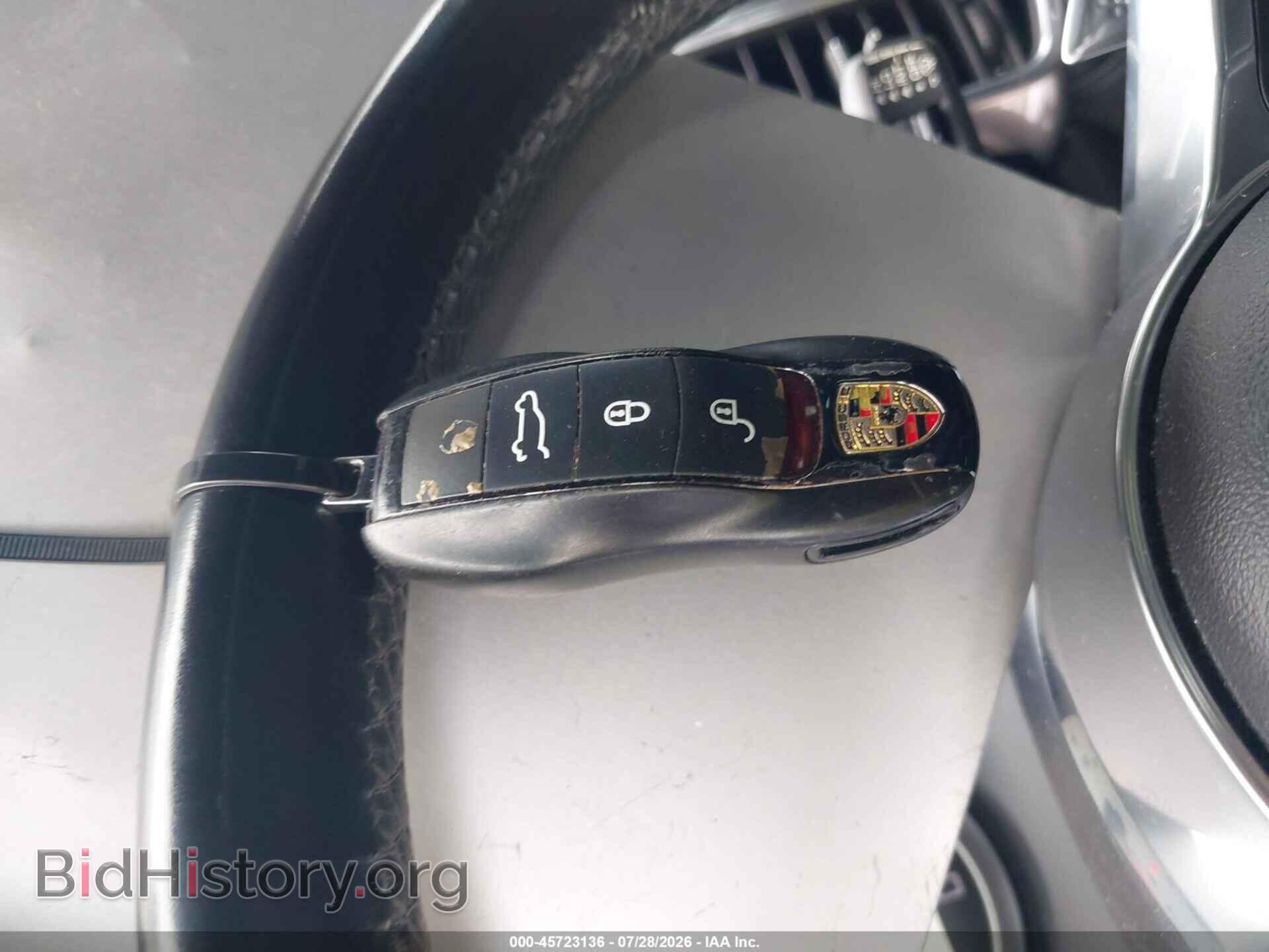 2017 PORSCHE CAYENNE - VIN: WP1AB2A29HLA50205 - Photo 11