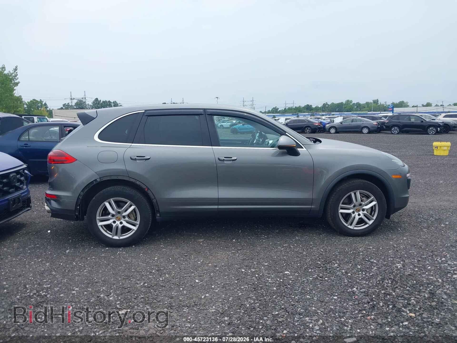 2017 PORSCHE CAYENNE - VIN: WP1AB2A29HLA50205 - Photo 13