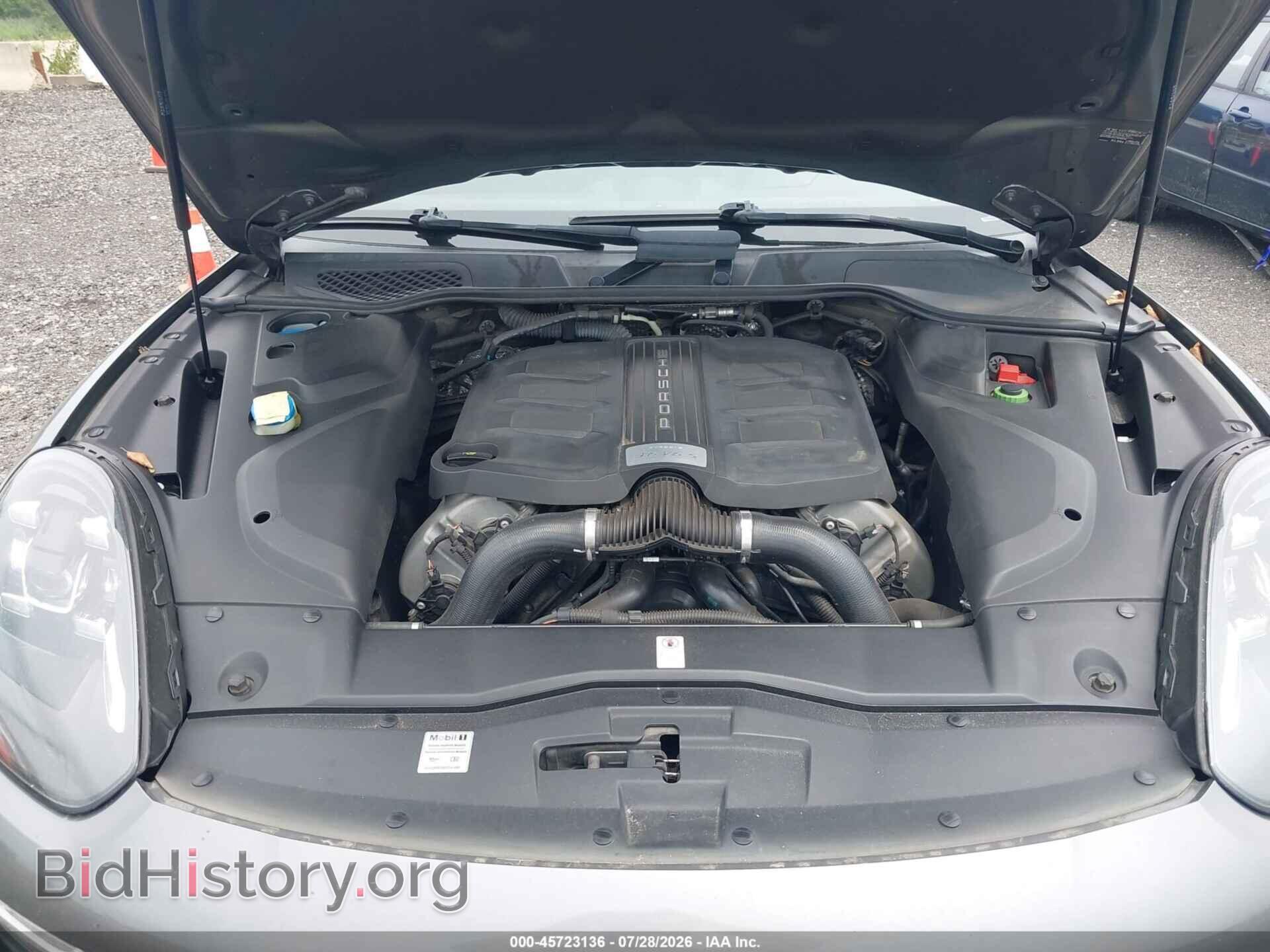 2017 PORSCHE CAYENNE - VIN: WP1AB2A29HLA50205 - Photo 10