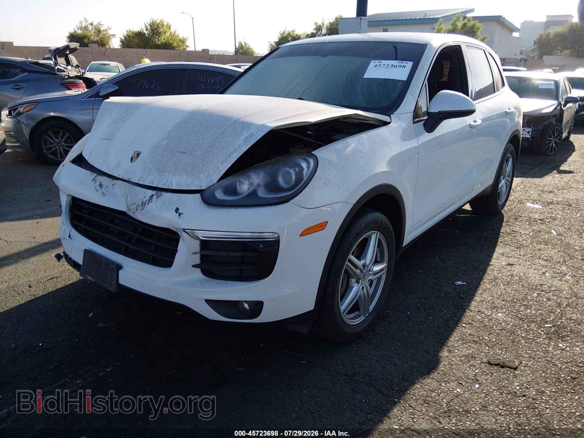 2016 PORSCHE CAYENNE - VIN: WP1AA2A29GKA37168 - Photo 2