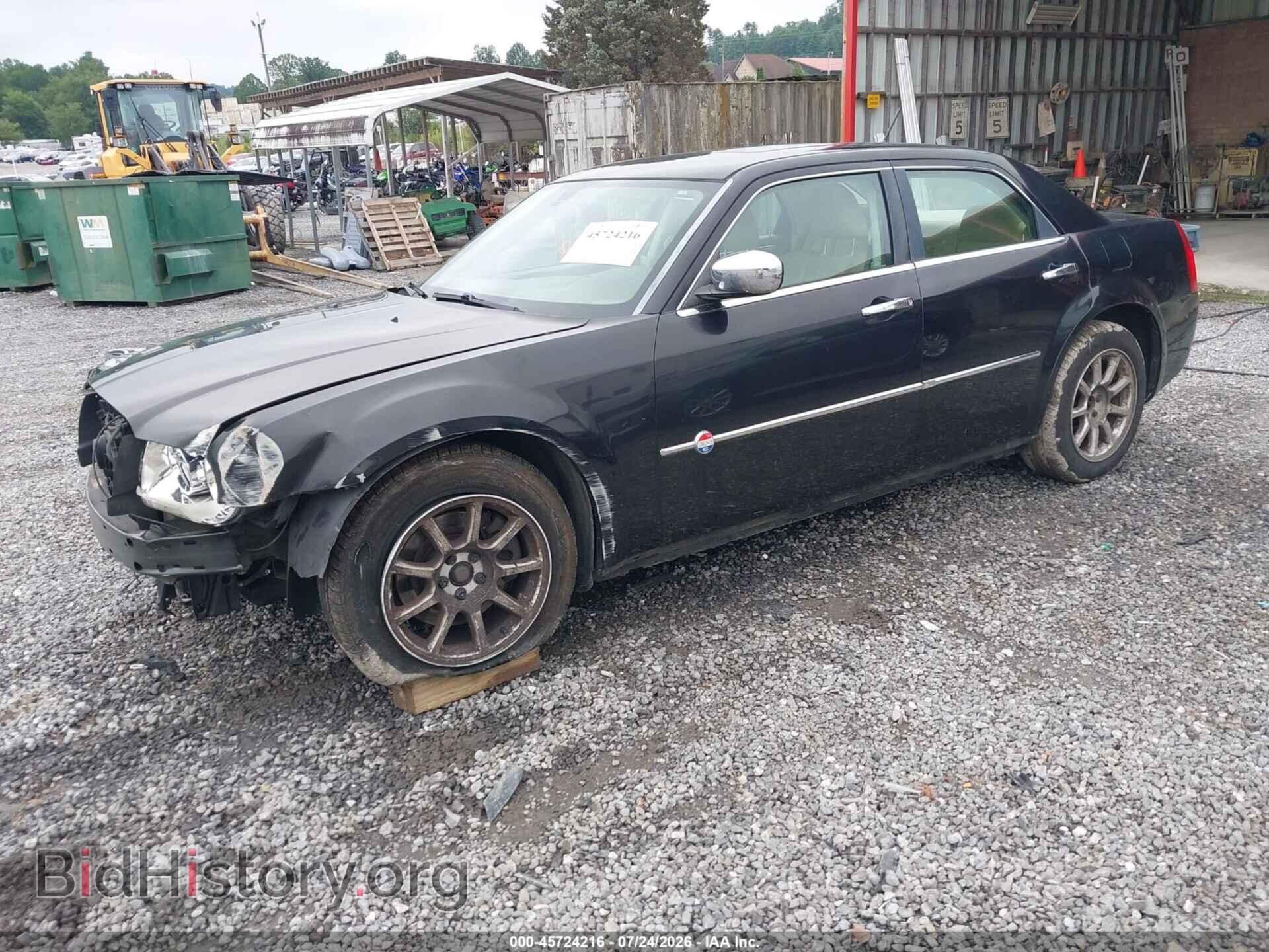 2008 CHRYSLER 300C - VIN: 2C3LA63H28H296892 - Фото 2