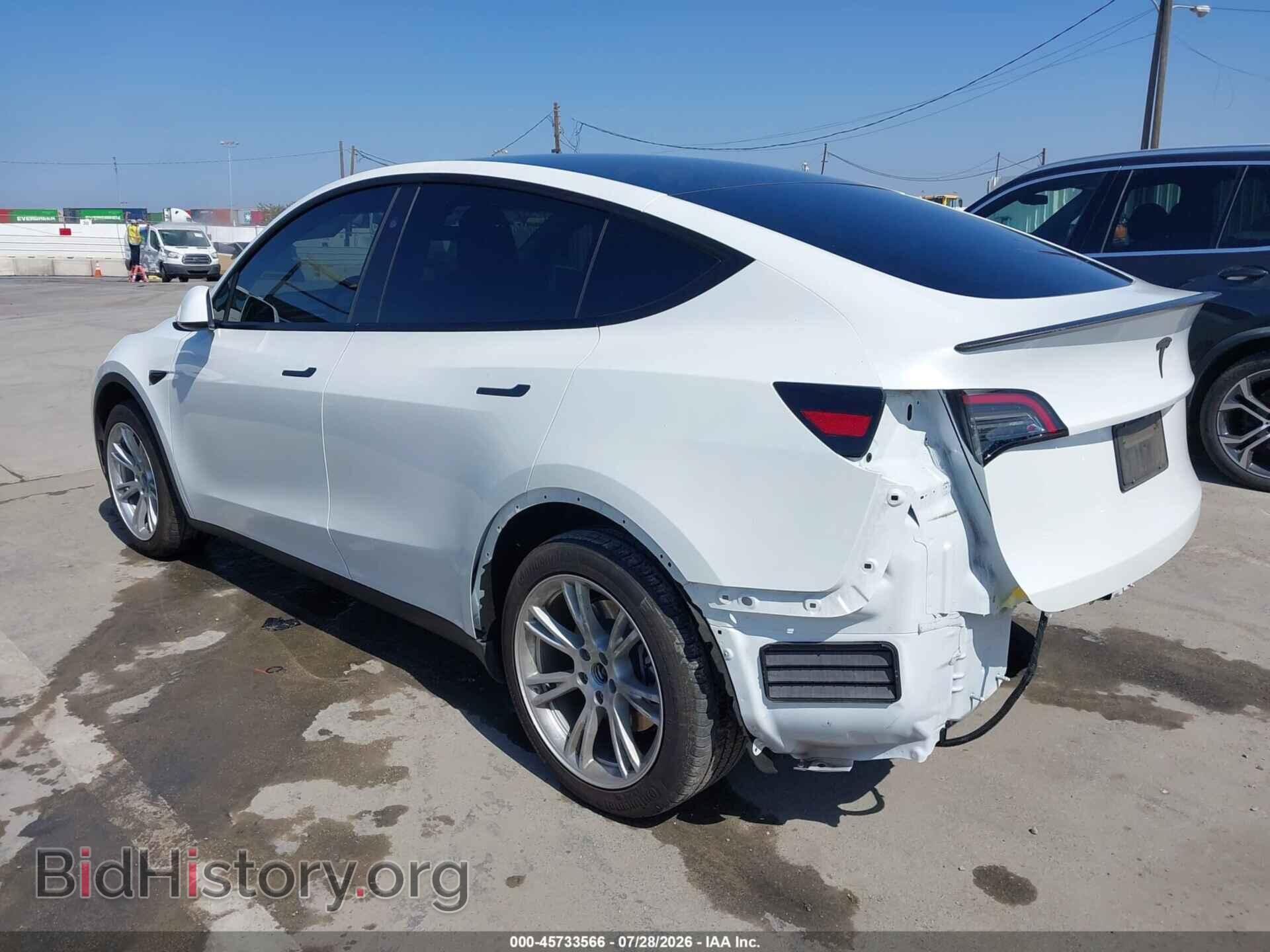 2024 TESLA MODEL Y - VIN: 7SAYGDED9RF083429 - Фото 3