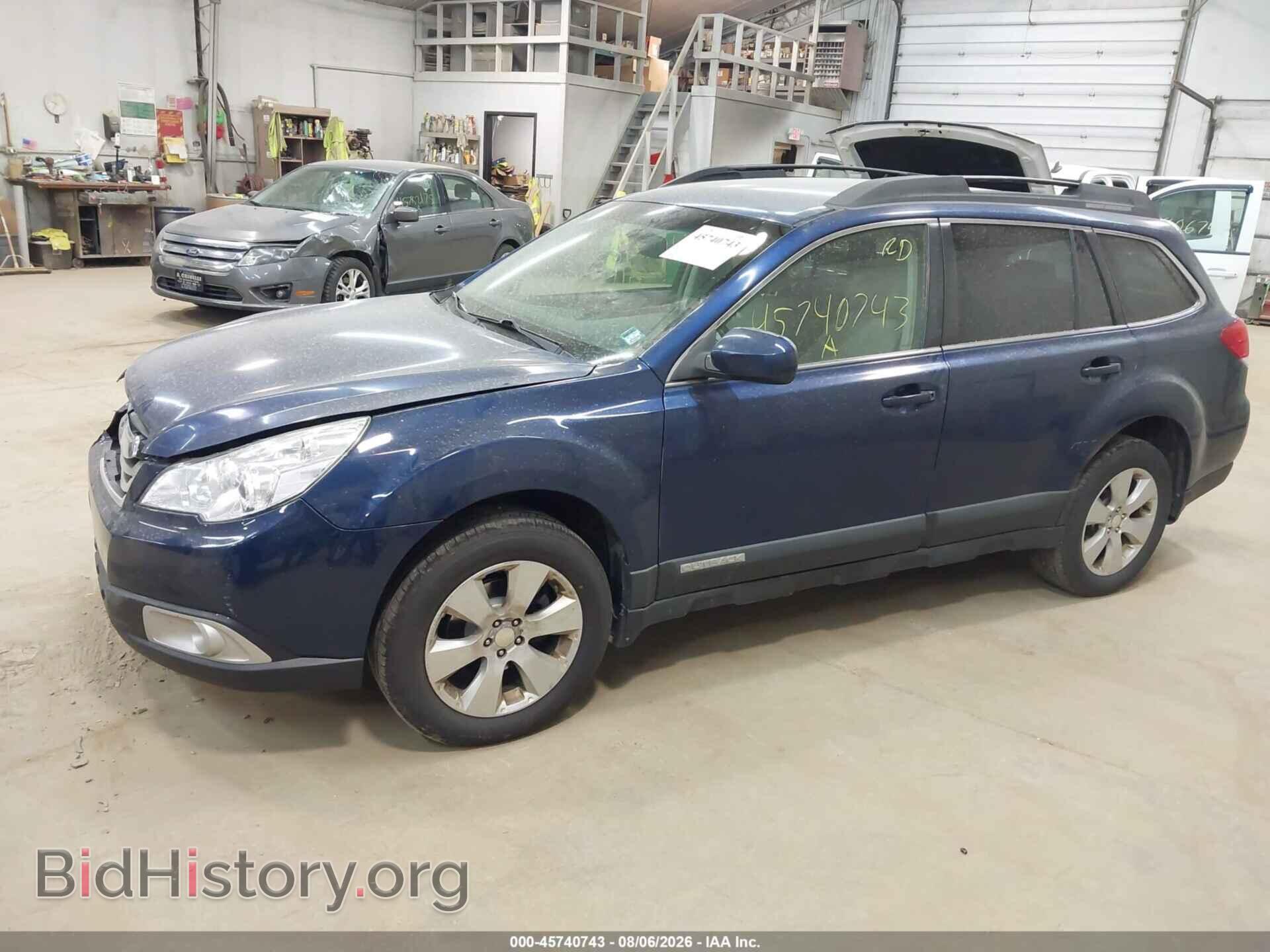 2011 SUBARU OUTBACK - VIN: 4S4BRCCC1B3372210 - Фото 2