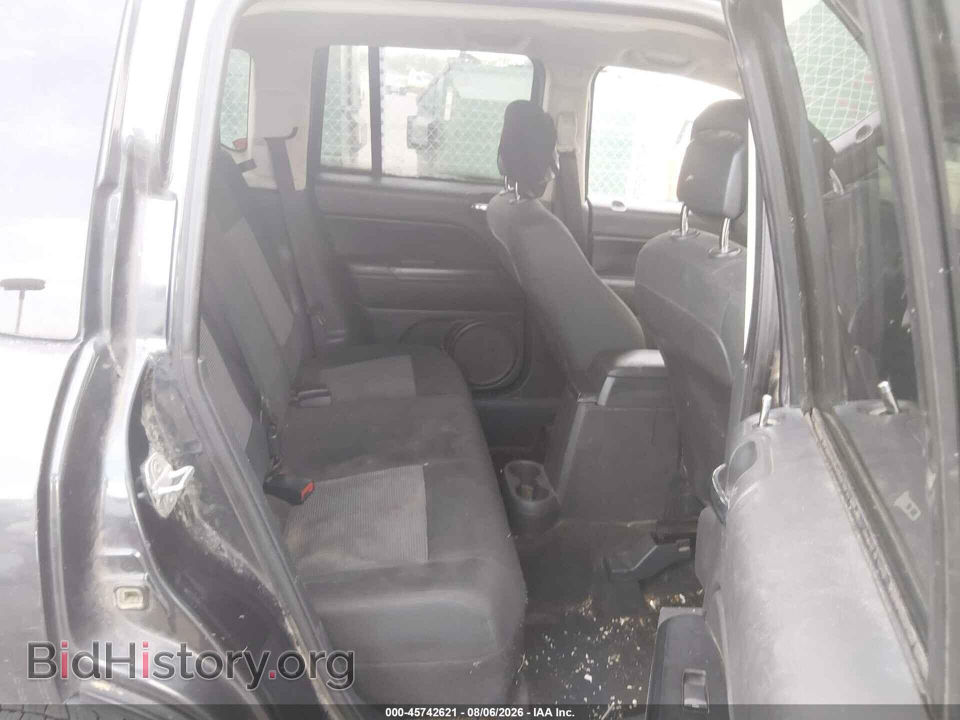 2014 JEEP COMPASS - VIN: 1C4NJDBB0ED602048 - Photo 8