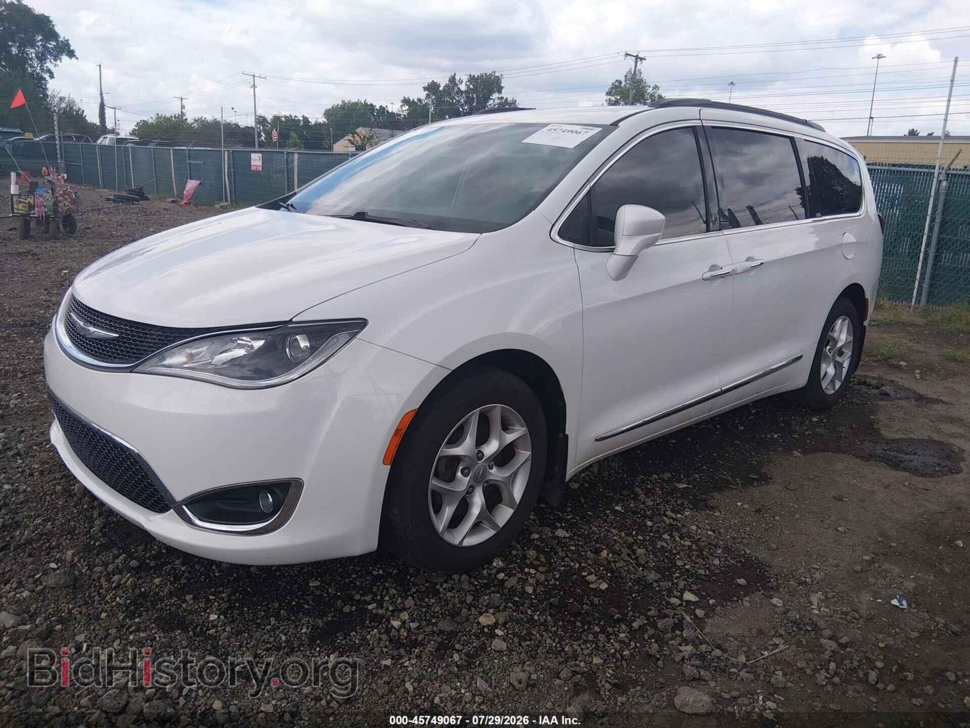 2017 CHRYSLER PACIFICA - VIN: 2C4RC1BGXHR784932 - Photo 2