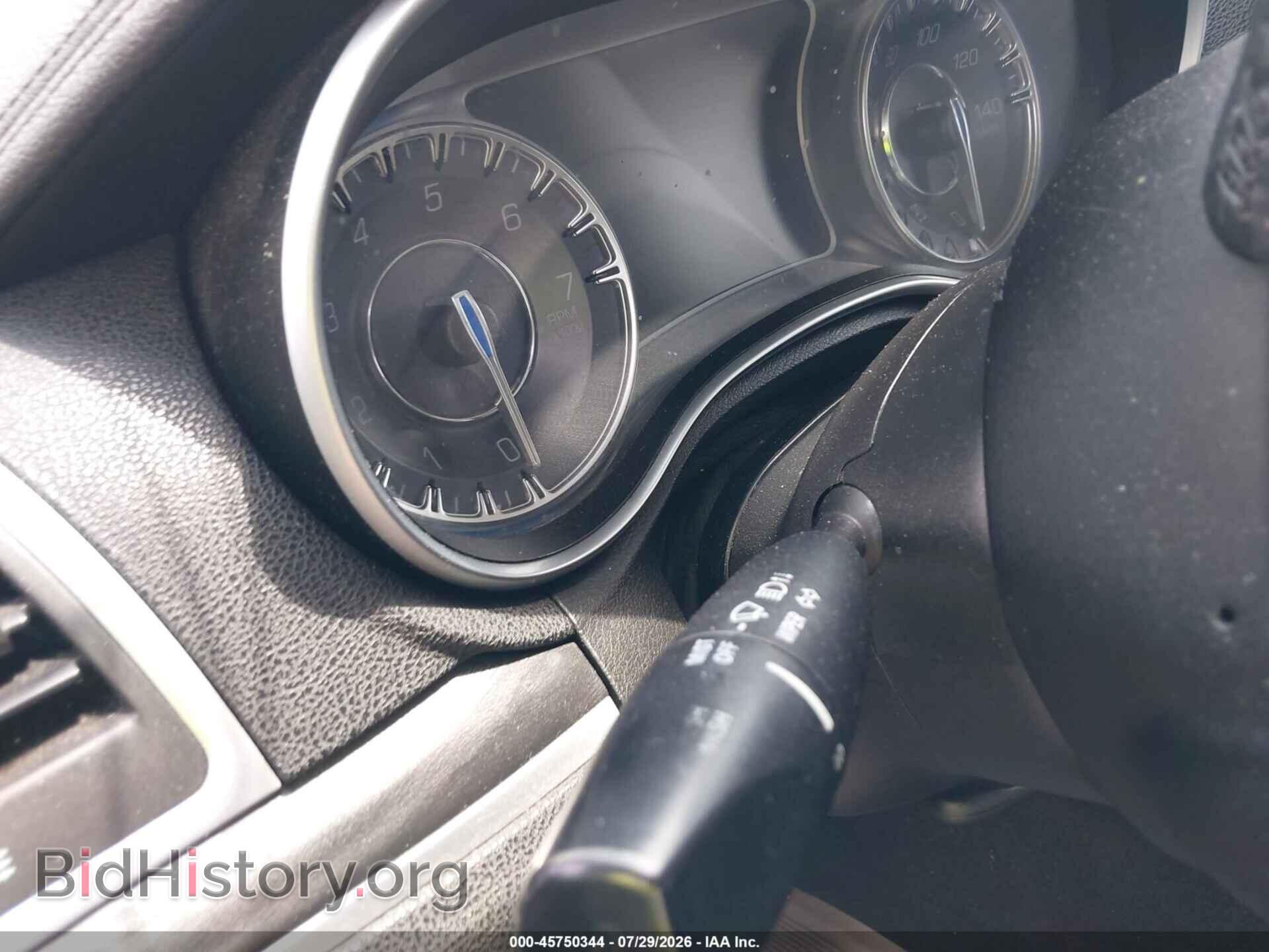 2019 CHRYSLER 300 - VIN: 2C3CCAAG6KH568939 - Фото 7