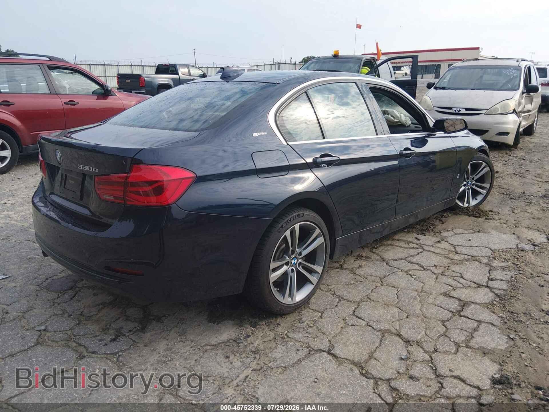 2017 BMW 330E - VIN: WBA8E1C51HK480404 - Фото 4