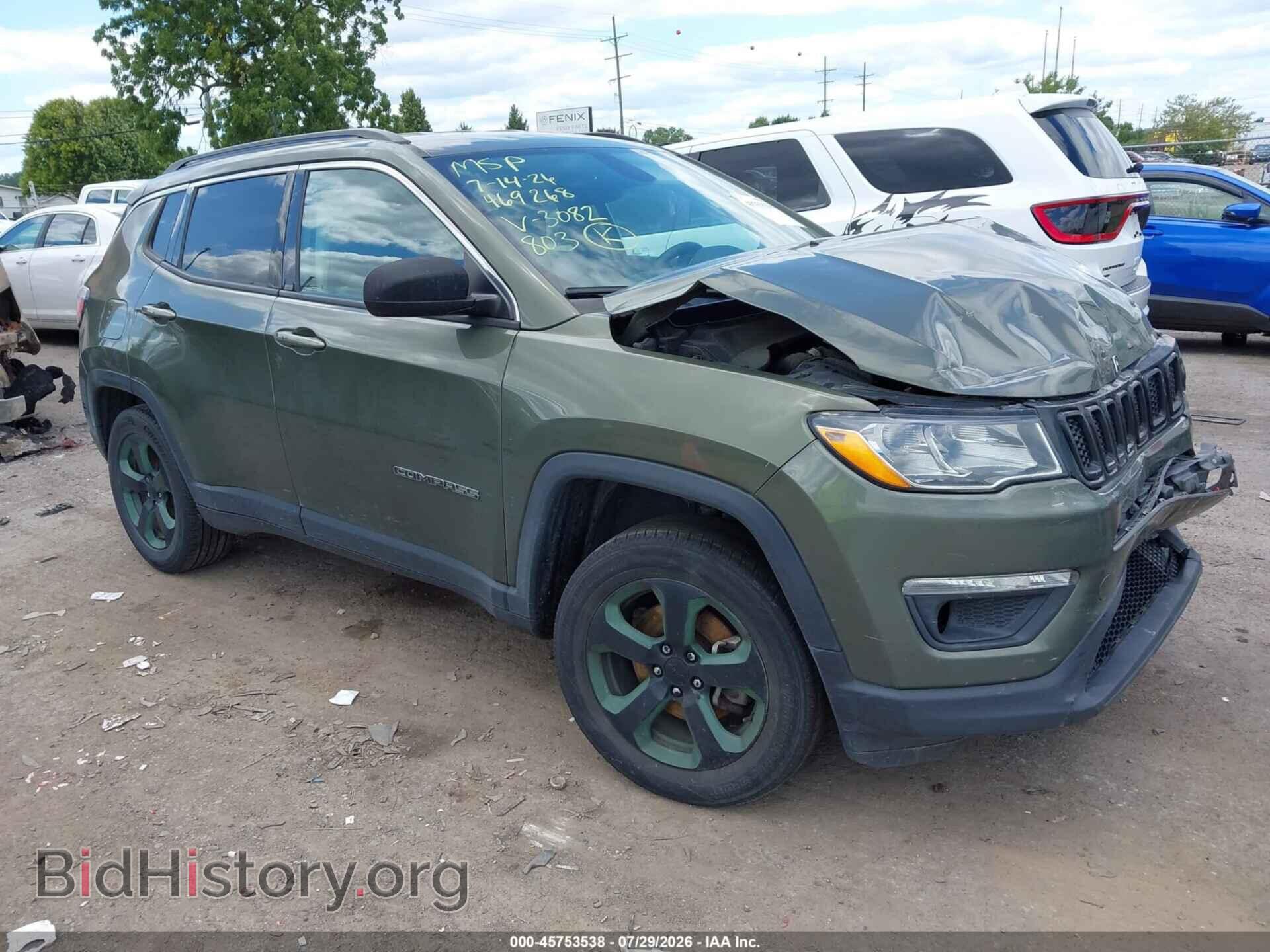 Фотография 3C4NJDBB8JT423082 - JEEP COMPASS 2018
