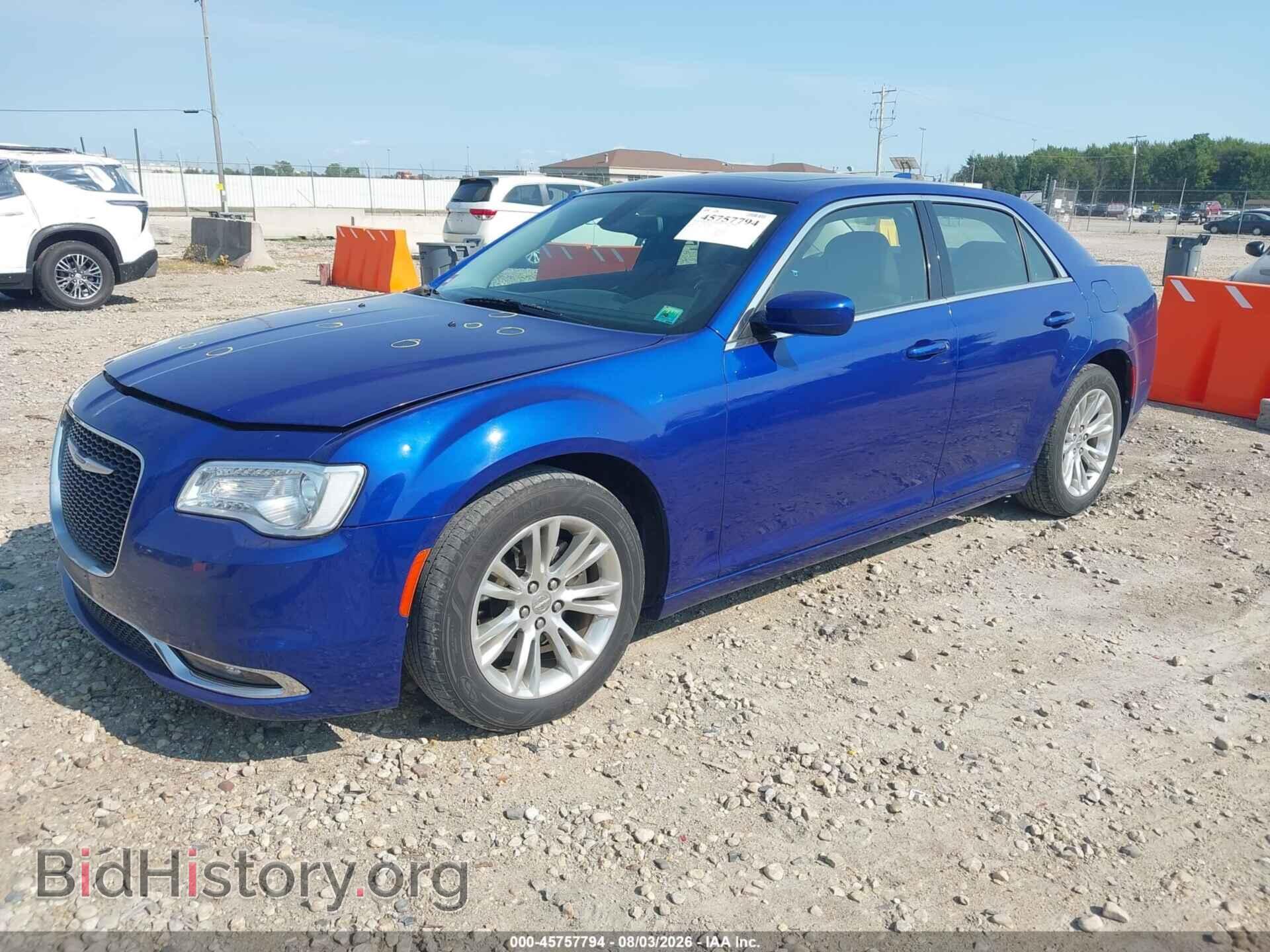 2019 CHRYSLER 300 - VIN: 2C3CCAAGXKH733309 - Photo 2