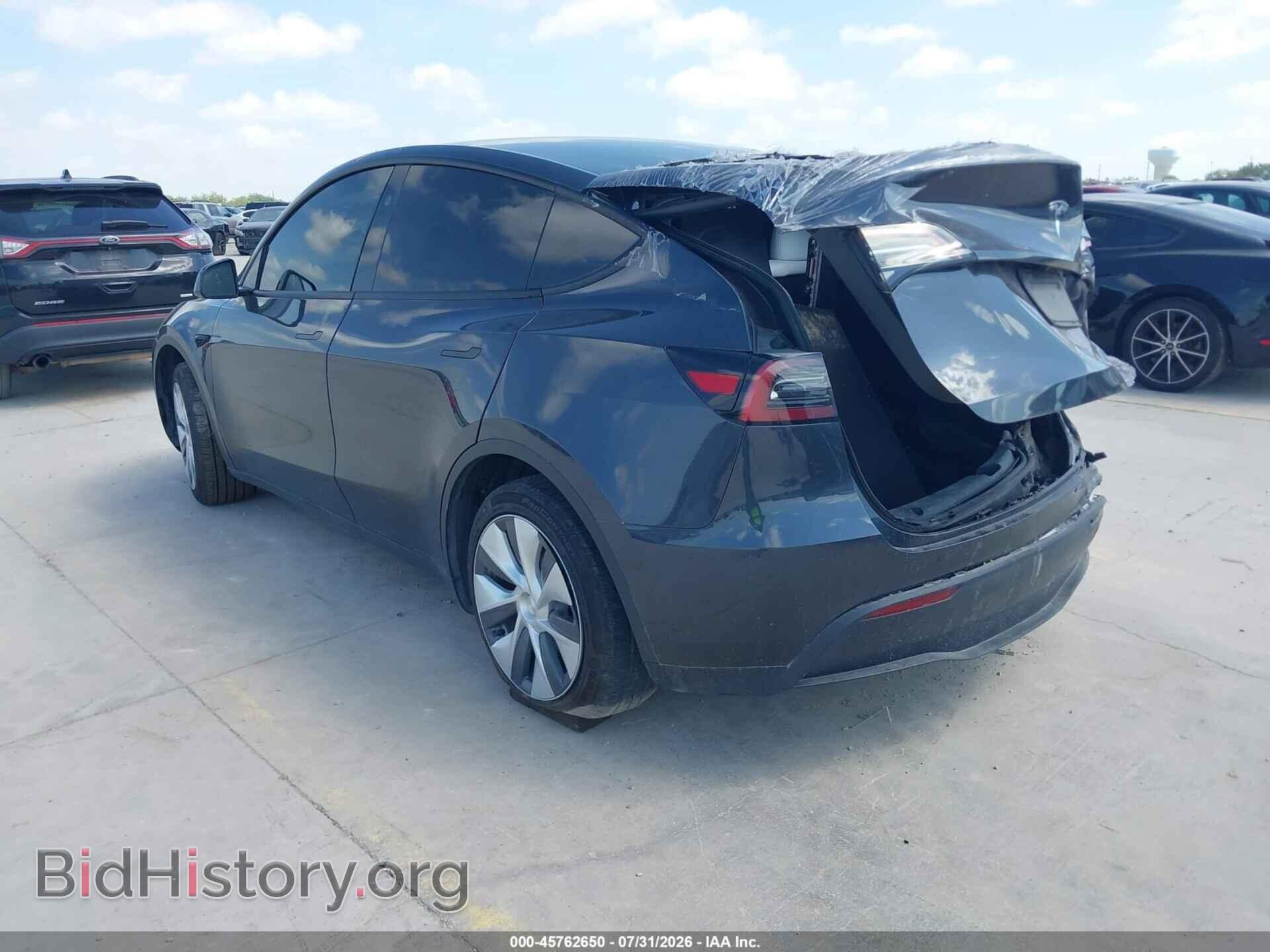 2024 TESLA MODEL Y - VIN: 7SAYGDED9RF090395 - Фото 3