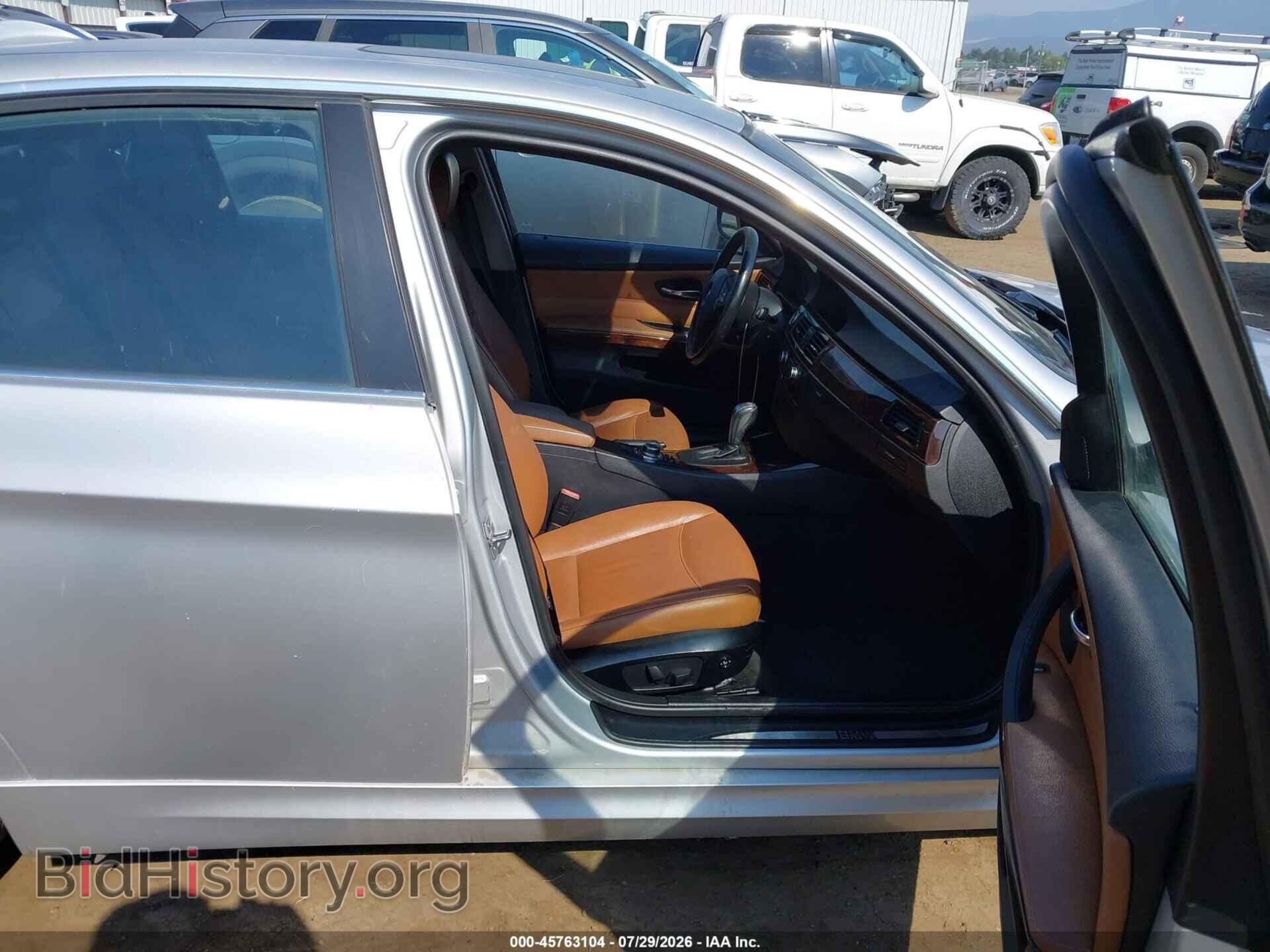 2011 BMW 335I - VIN: WBAPL5C55BA919366 - Фото 5