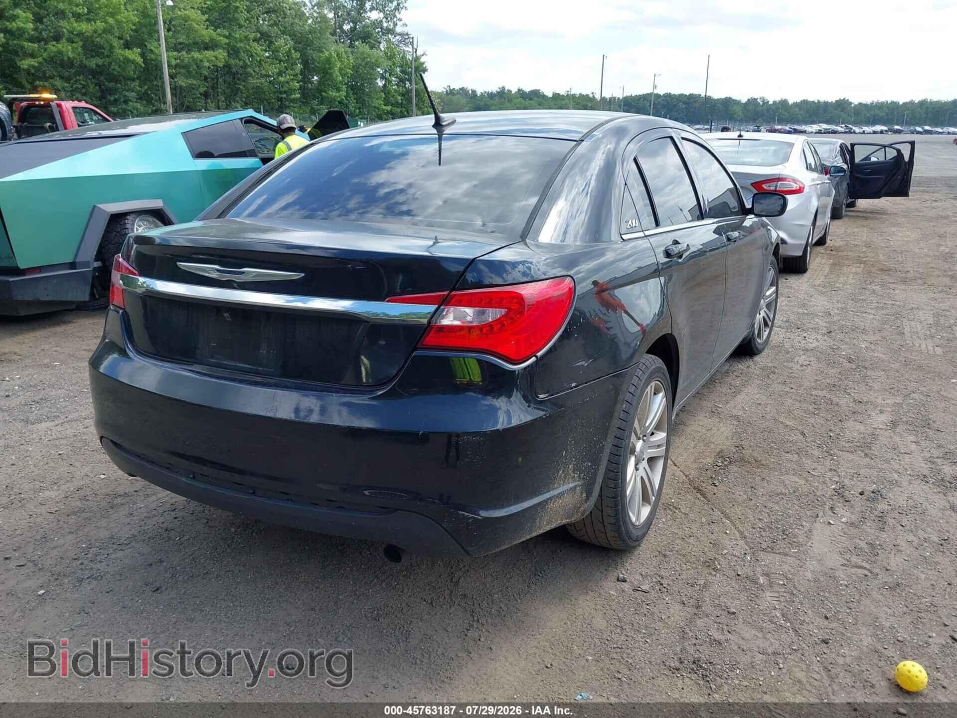 2013 CHRYSLER 200 - VIN: 1C3CCBAB8DN641247 - Photo 4