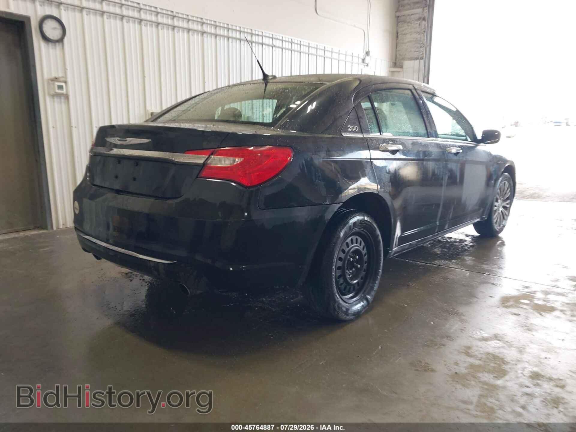2011 CHRYSLER 200 - VIN: 1C3BC2FG8BN503687 - Photo 4
