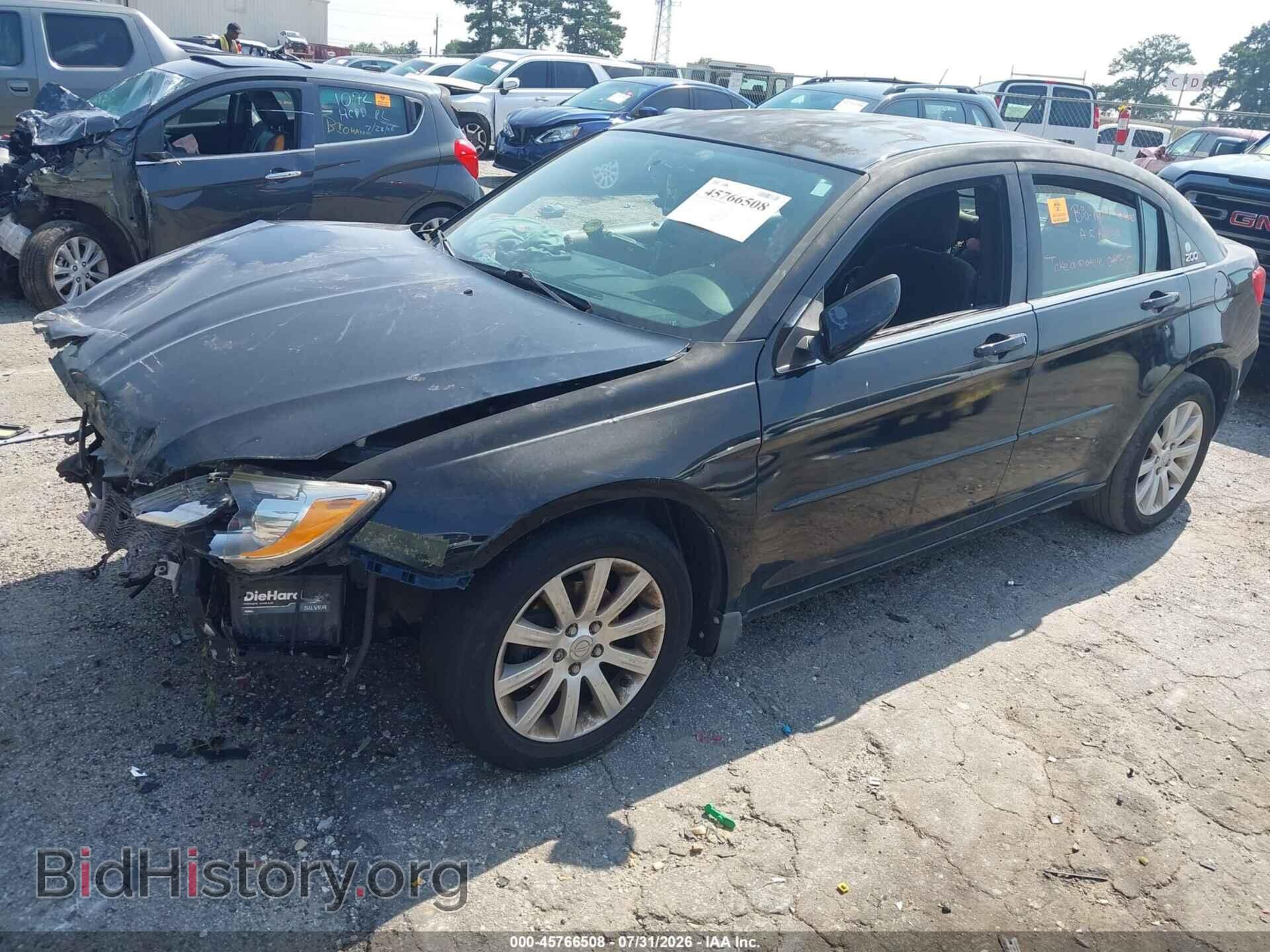 2011 CHRYSLER 200 - VIN: 1C3BC1FG3BN547333 - Фото 2