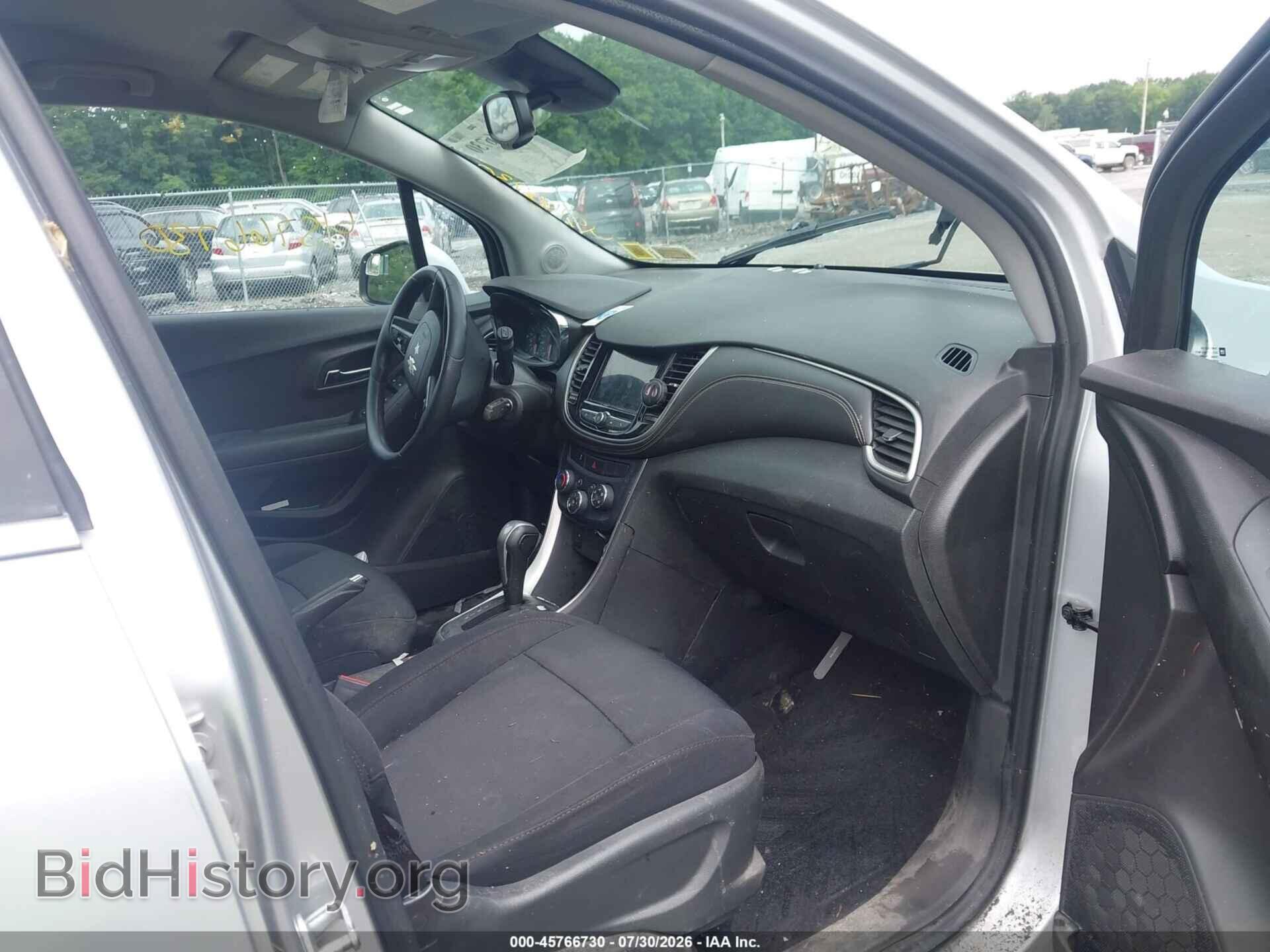 2018 CHEVROLET TRAX - VIN: 3GNCJPSB1JL308632 - Photo 5