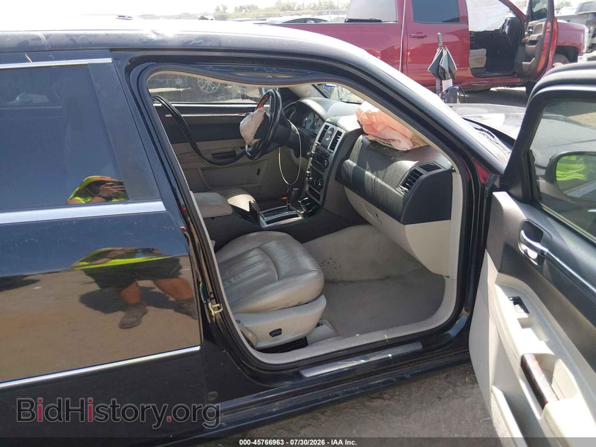 2005 CHRYSLER 300C - VIN: 2C3JA63H55H121474 - Photo 5