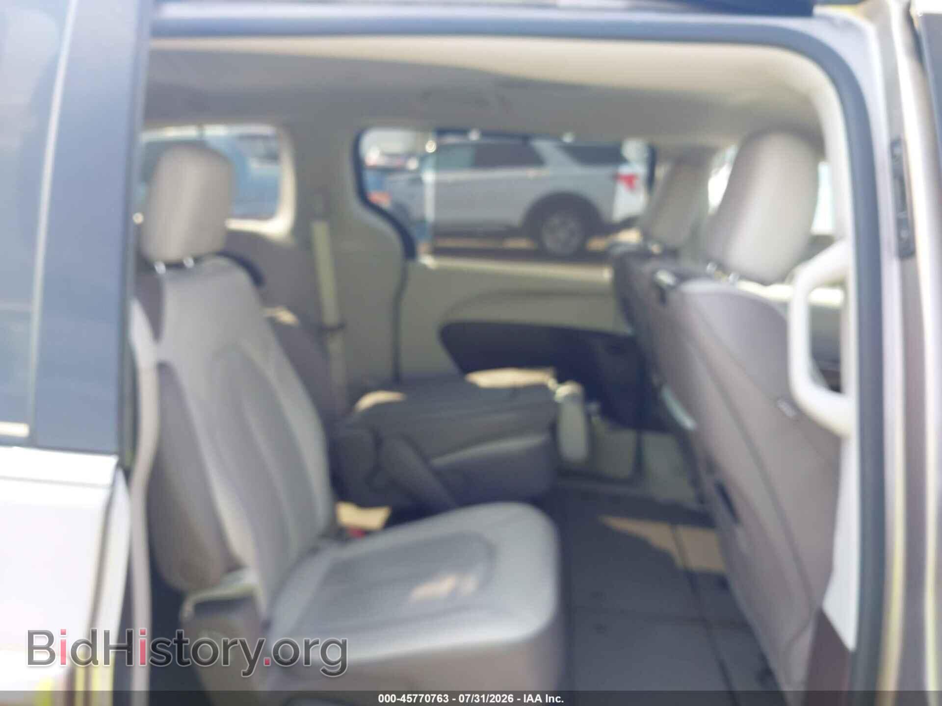 2018 CHRYSLER PACIFICA - VIN: 2C4RC1EG0JR321411 - Photo 8