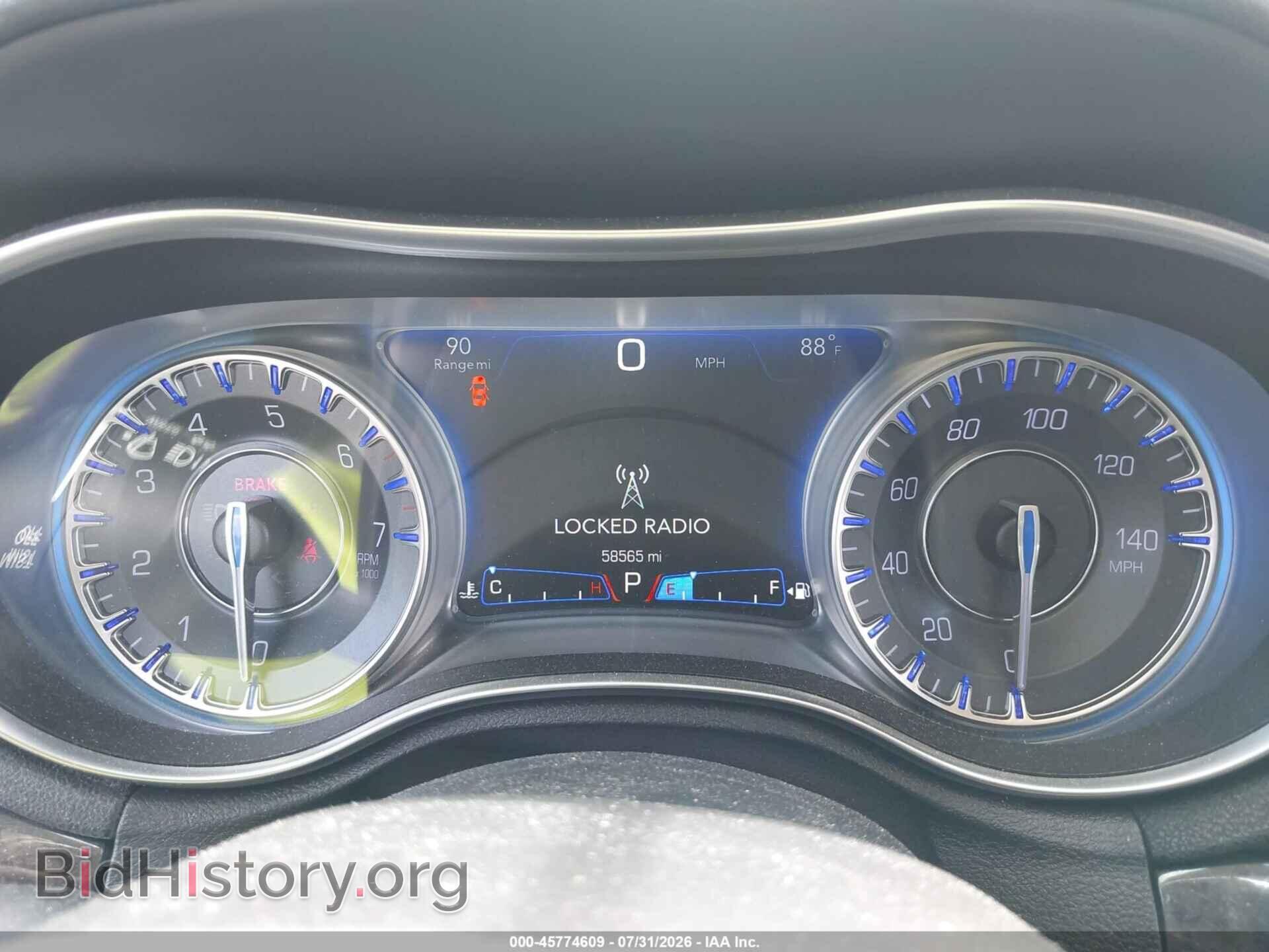 2018 CHRYSLER 300 - VIN: 2C3CCAKG3JH304560 - Фото 7