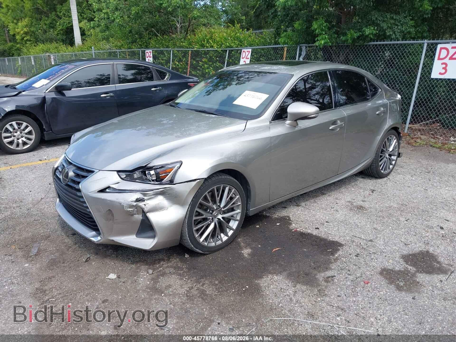 2017 LEXUS IS 200T - VIN: JTHBA1D24H5054101 - Фото 2