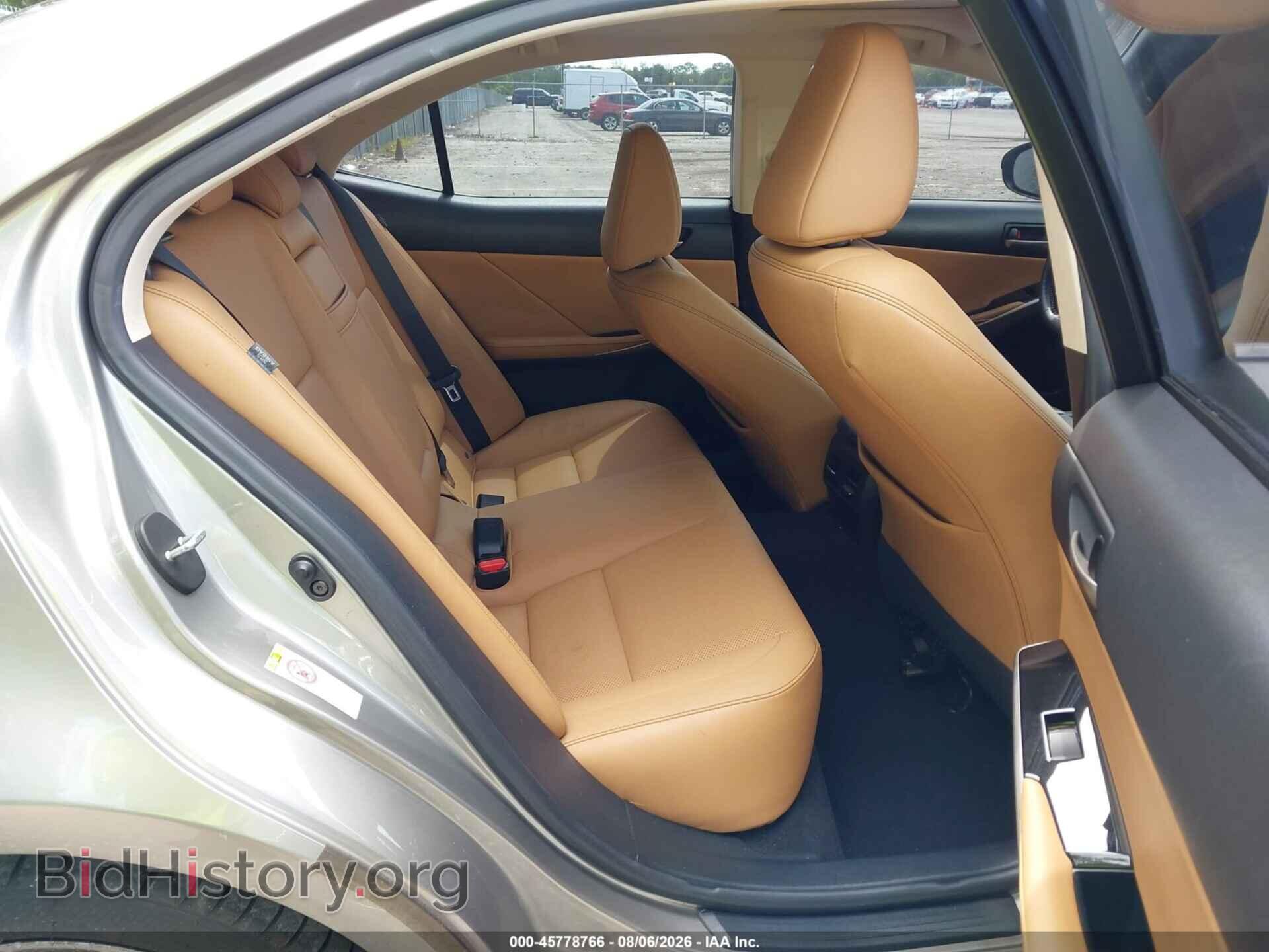2017 LEXUS IS 200T - VIN: JTHBA1D24H5054101 - Фото 8
