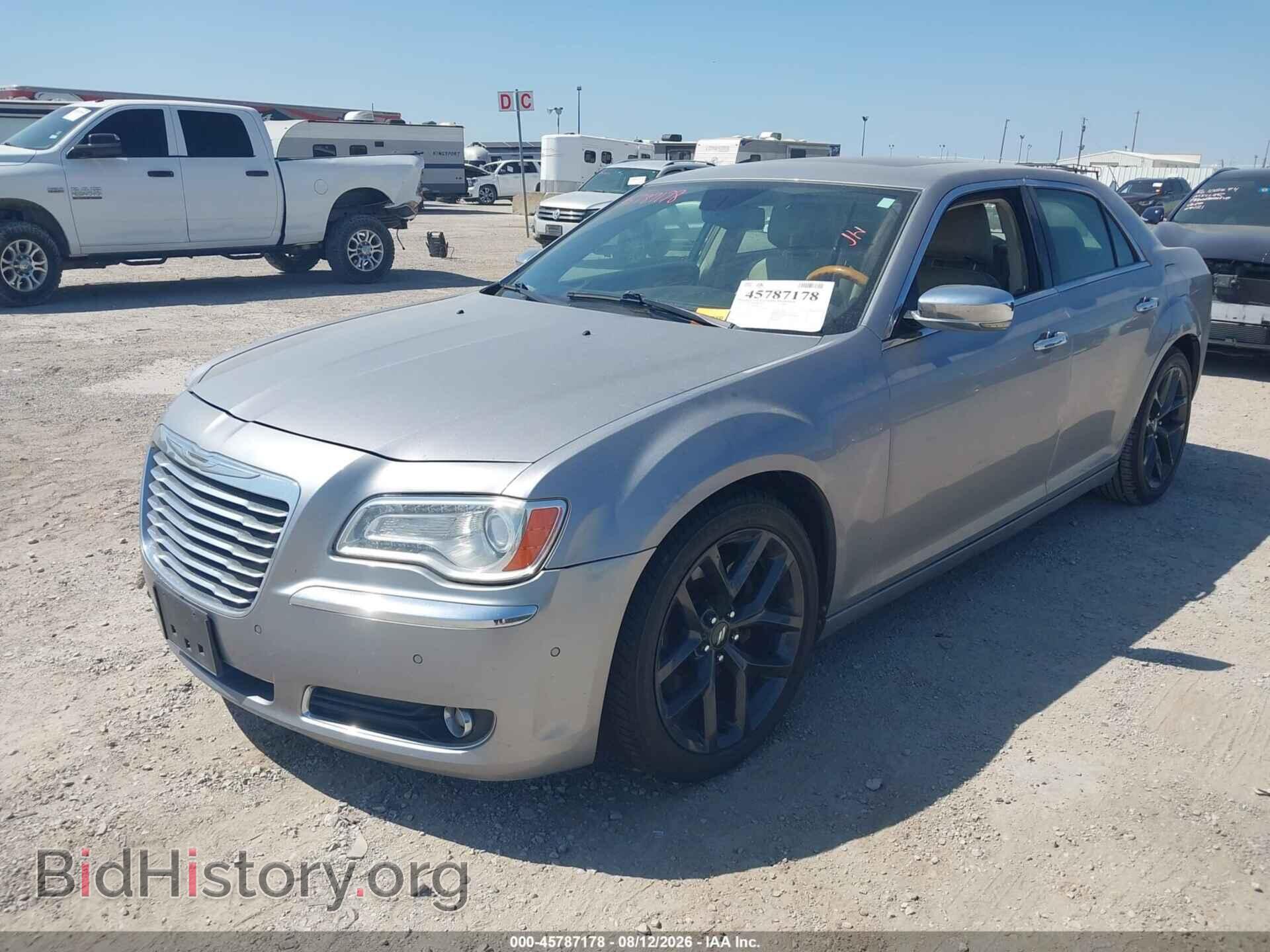2013 CHRYSLER 300C - VIN: 2C3CCAET7DH632559 - Фото 2