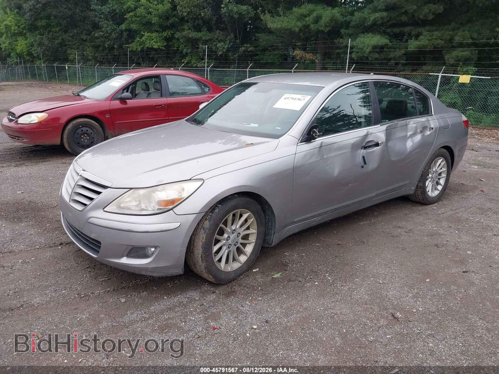 2011 HYUNDAI GENESIS - VIN: KMHGC4DE2BU113216 - Фото 2