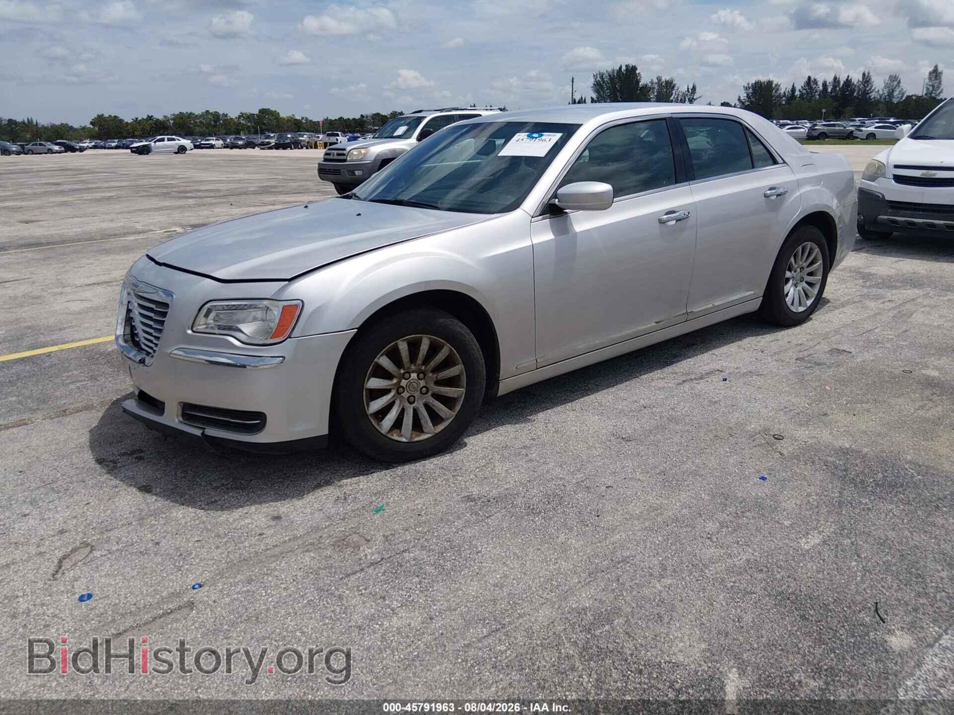 2012 CHRYSLER 300 - VIN: 2C3CCAAG3CH114018 - Photo 2